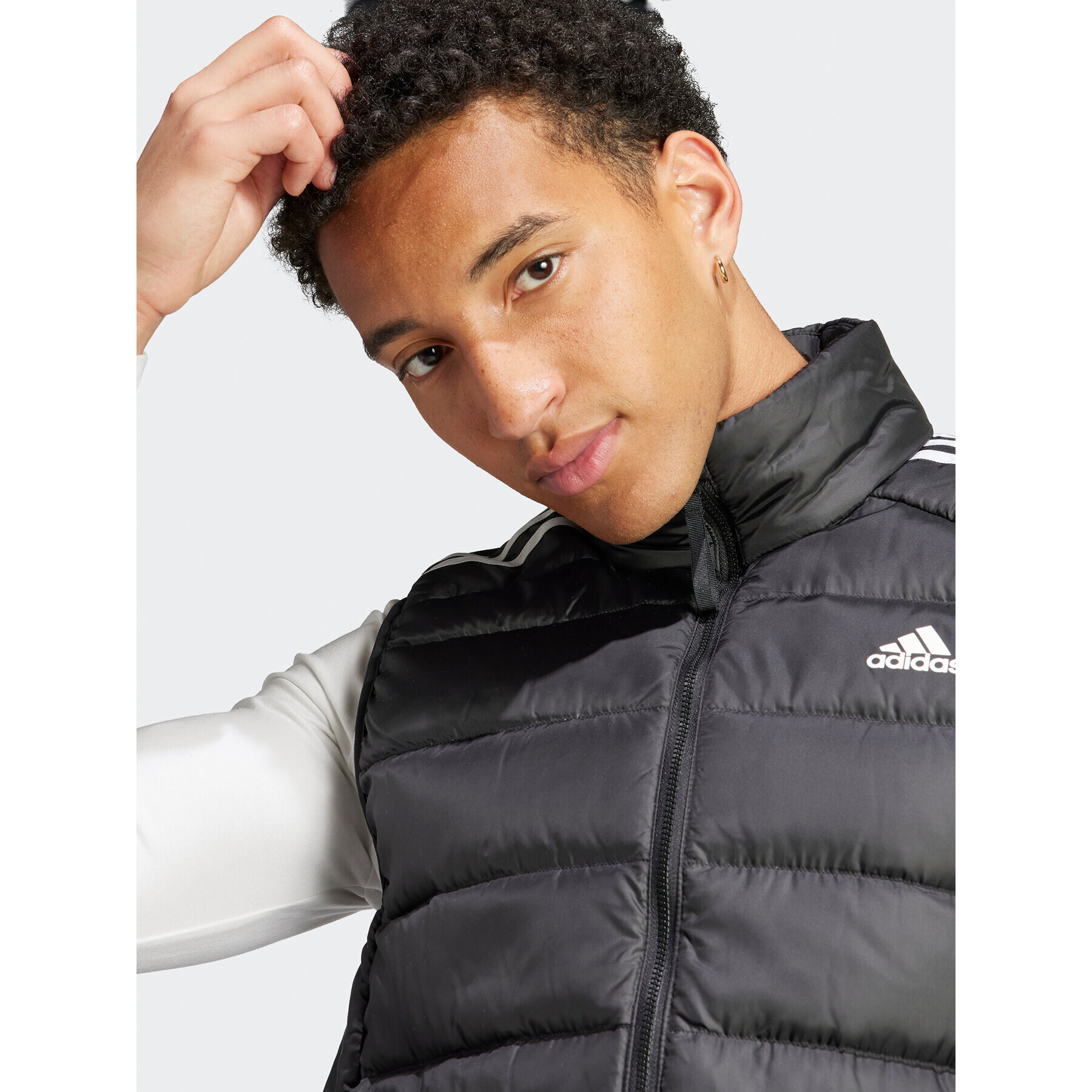 adidas Елек Essentials 3-Stripes HZ5728 Черен Regular Fit - Pepit.bg