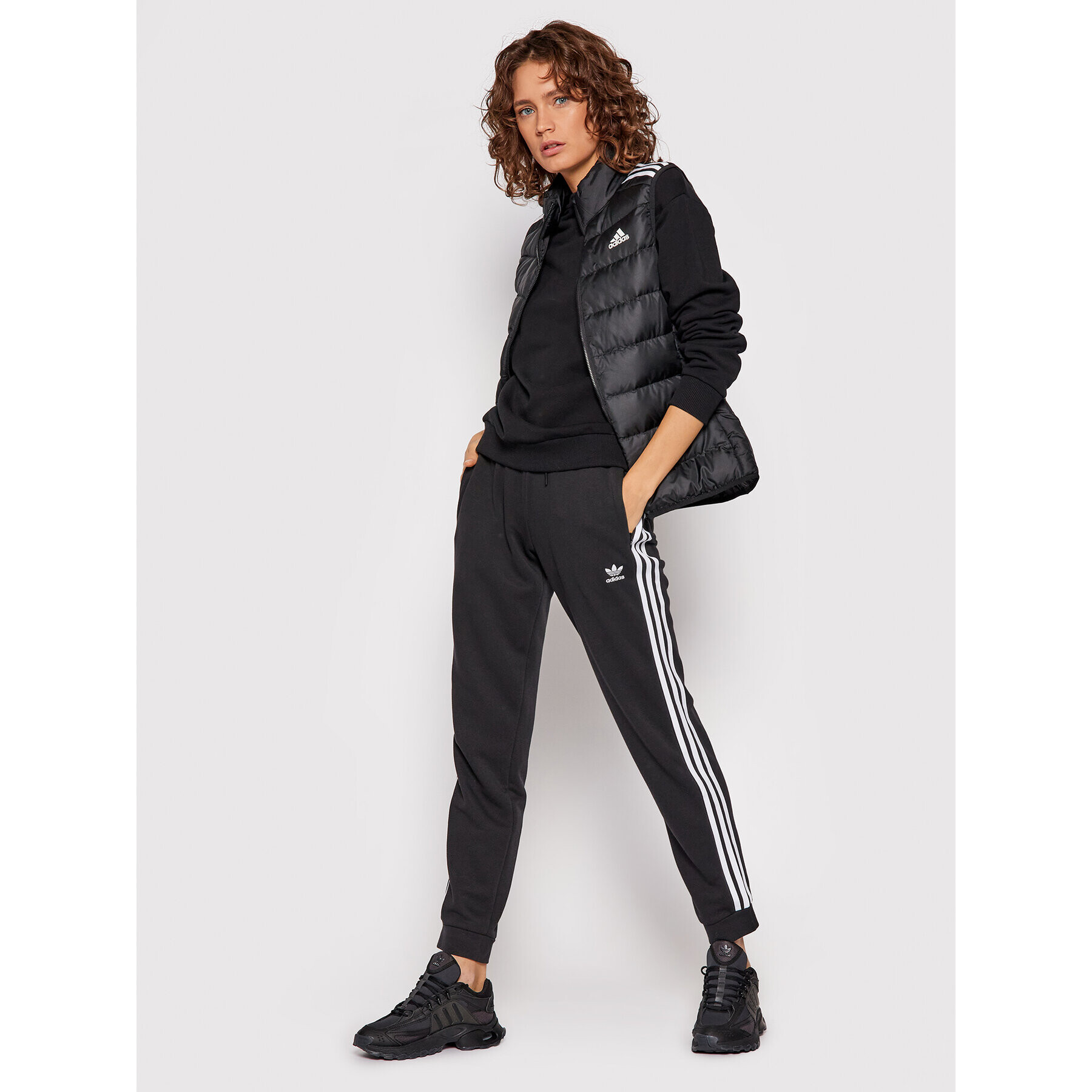 adidas Елек Essentials Down GH4586 Черен Slim Fit - Pepit.bg