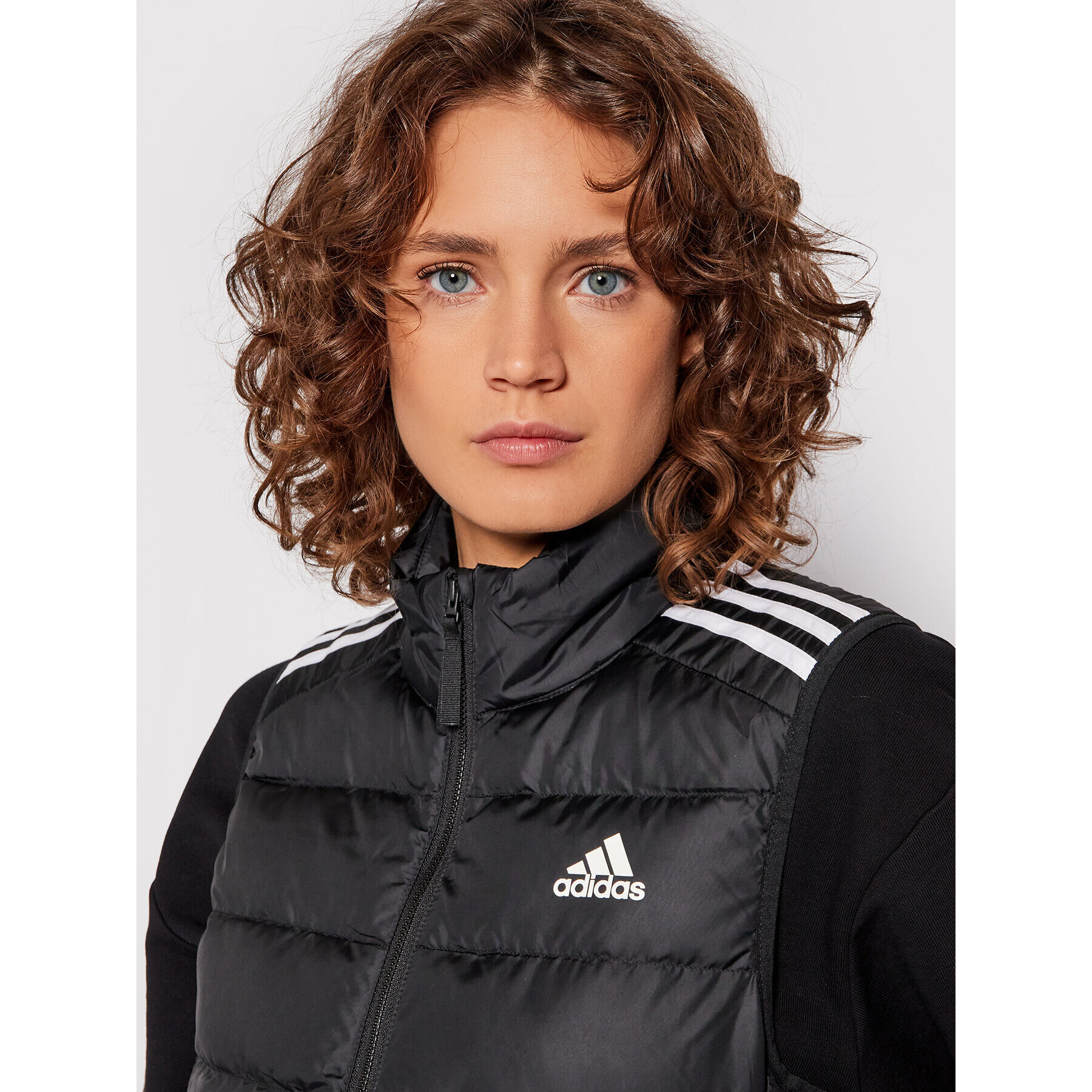 adidas Елек Essentials Down GH4586 Черен Slim Fit - Pepit.bg