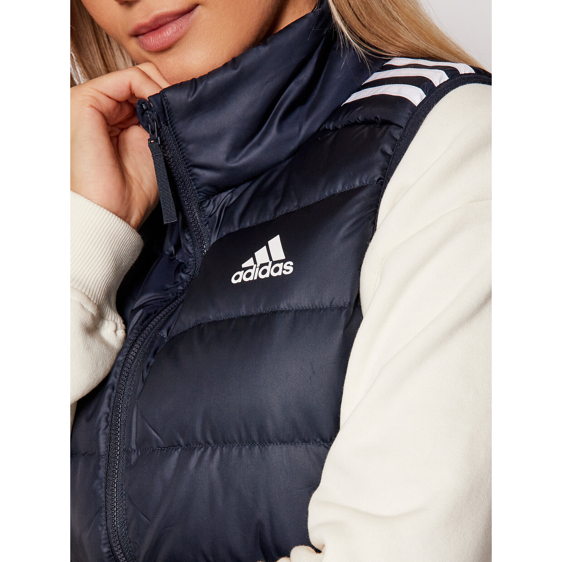 adidas Елек Essentials Down Vest GT9137 Тъмносин Regular Fit - Pepit.bg