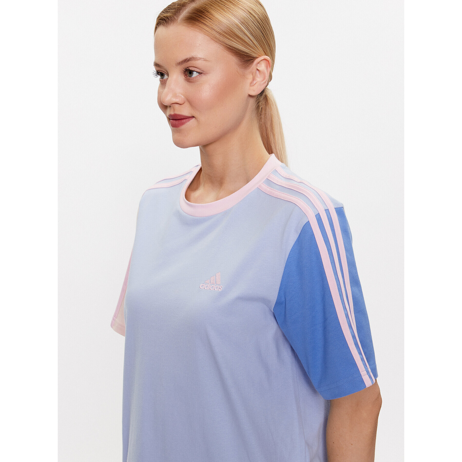 adidas Ежедневна рокля Essentials 3-Stripes Single Jersey Boyfriend Tee Dress IC1460 Син Loose Fit - Pepit.bg