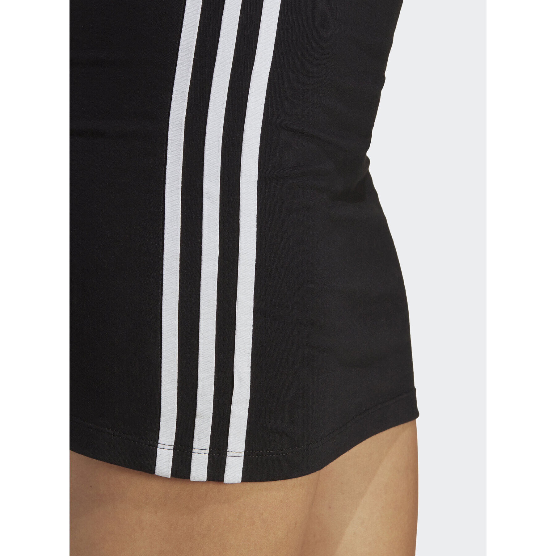 adidas Ежедневна рокля IB7401 Черен Slim Fit - Pepit.bg