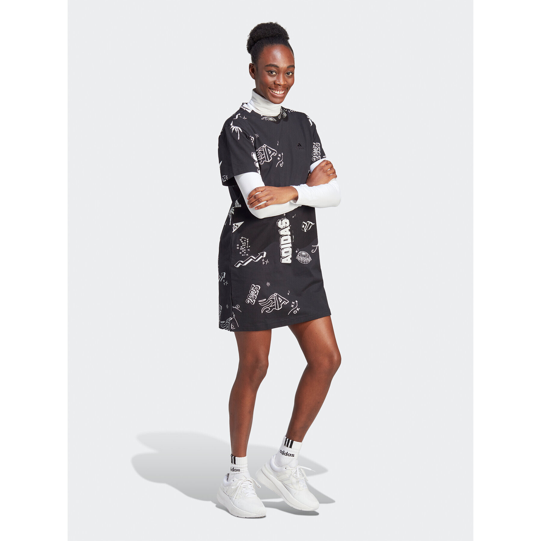adidas Ежедневна рокля Scribble IA3139 Черен Loose Fit - Pepit.bg