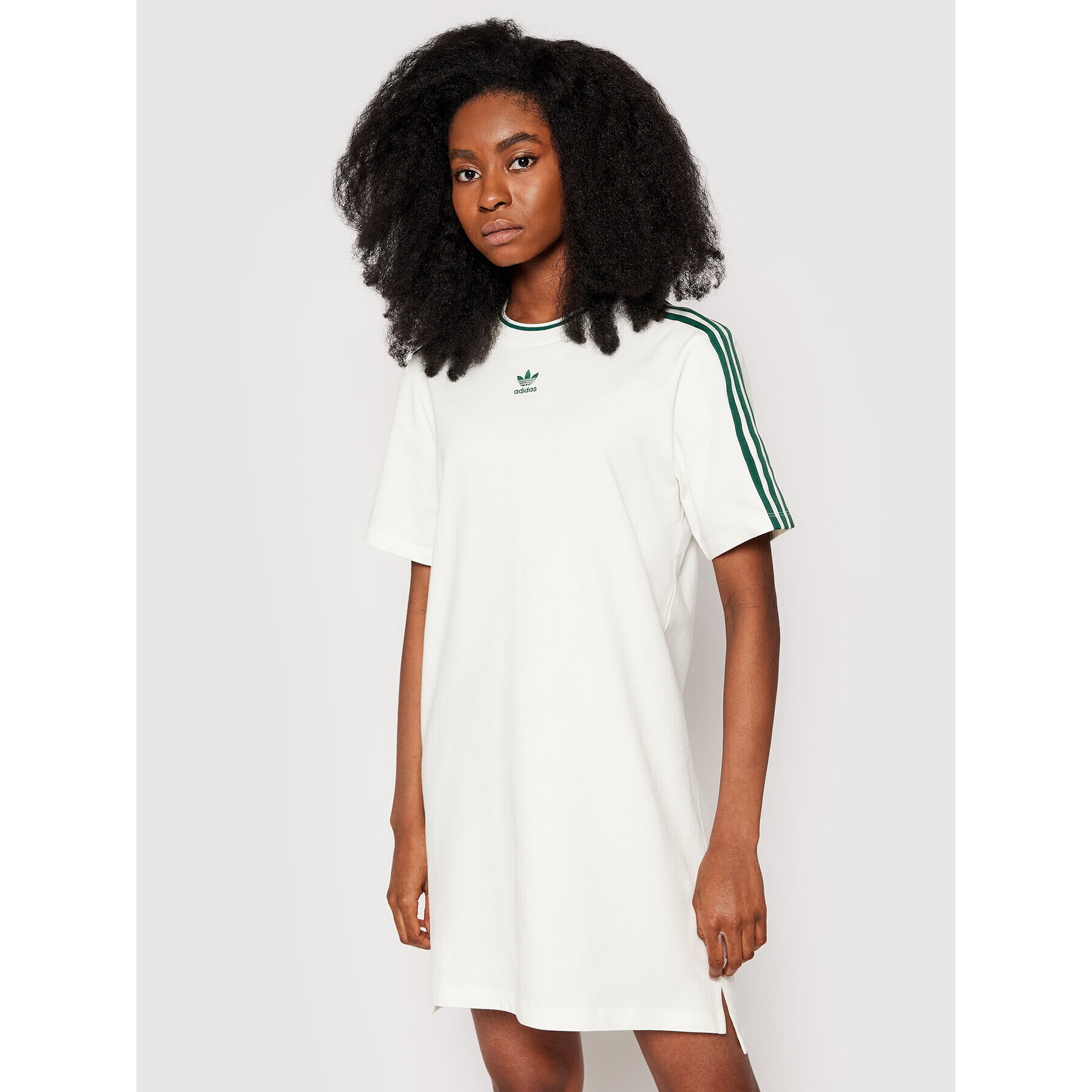 adidas Ежедневна рокля Tennis Luxe Tee H56457 Бял Regular Fit - Pepit.bg