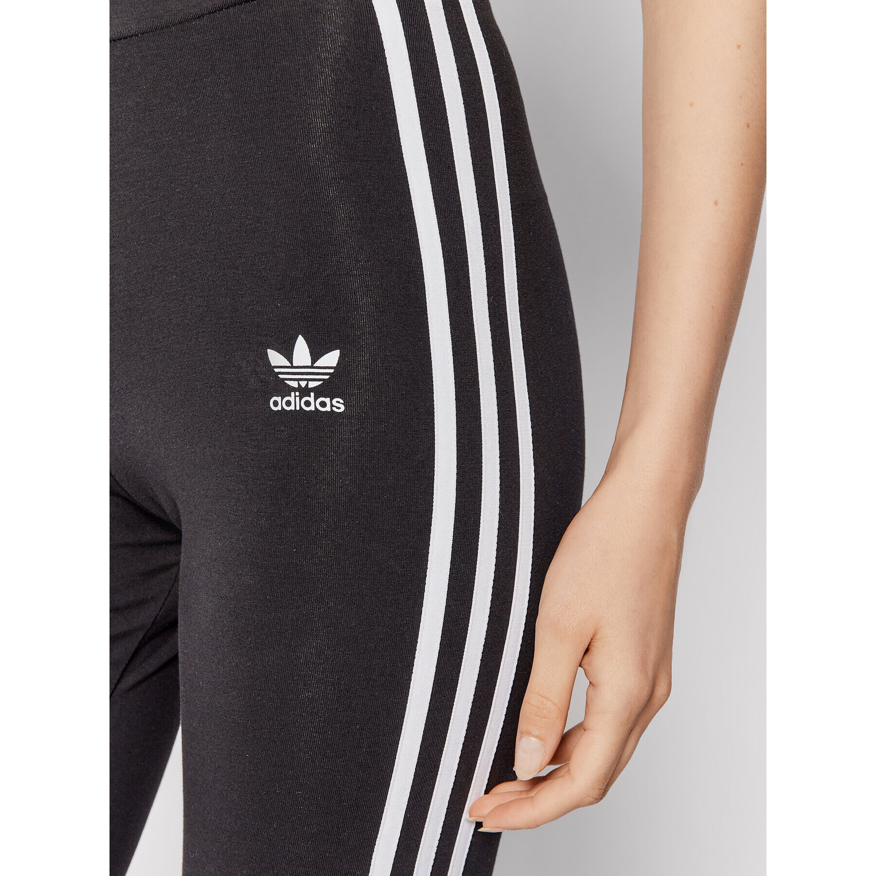 adidas Клин adicolor Classics 3-Stripes H09426 Черен Slim Fit - Pepit.bg