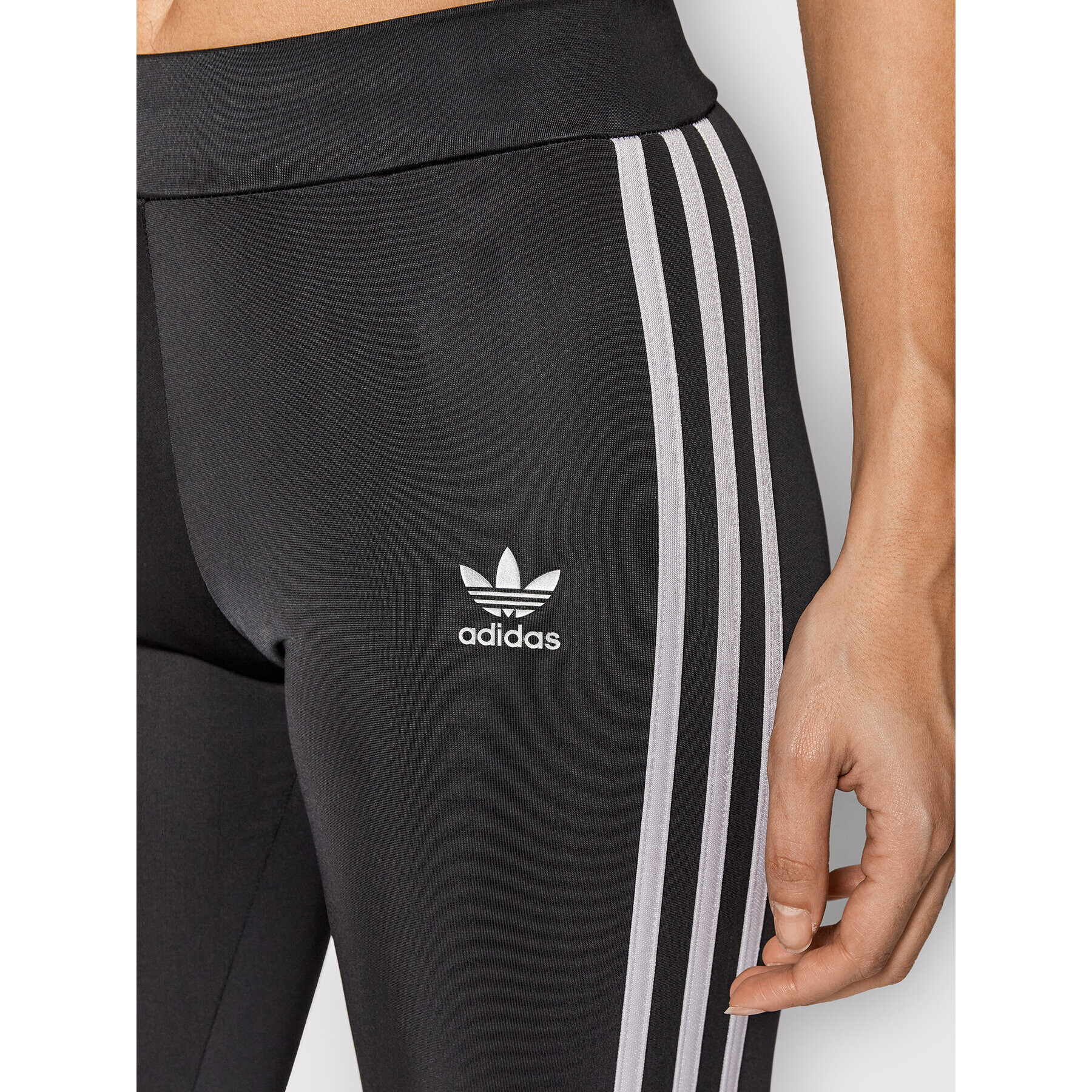 adidas Клин adicolor Classics HF7536 Черен Slim Fit - Pepit.bg