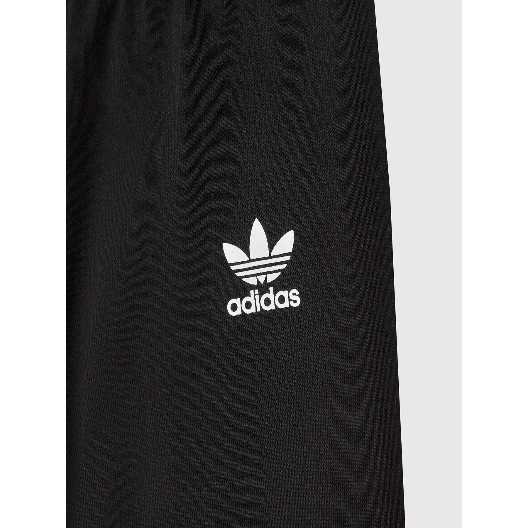 adidas Клин adicolor HL9419 Черен Slim Fit - Pepit.bg