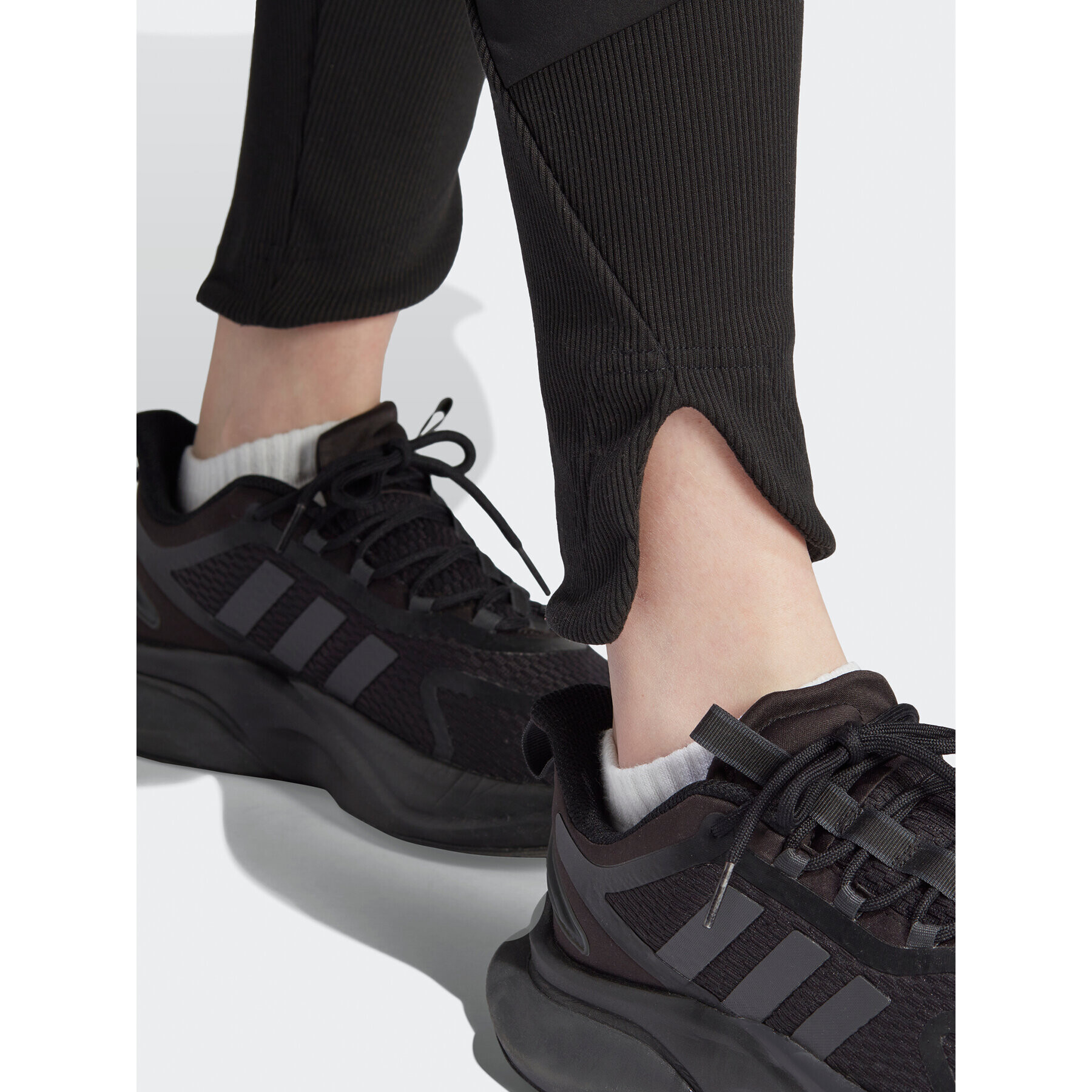 adidas Клин HZ2858 Черен Slim Fit - Pepit.bg