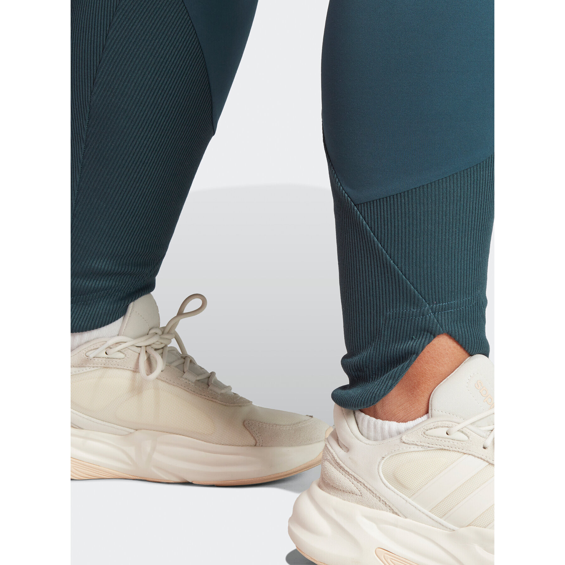 adidas Клин IL9591 Електриков Regular Fit - Pepit.bg