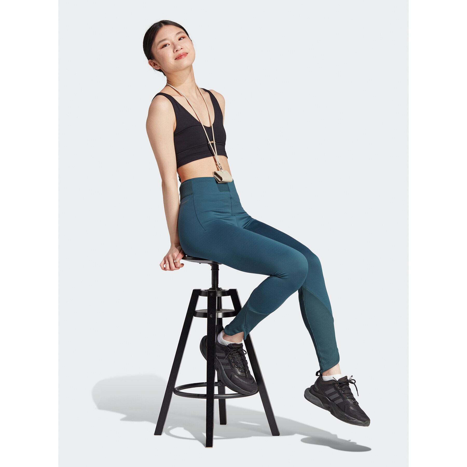 adidas Клин IM4941 Електриков Fitted Fit - Pepit.bg