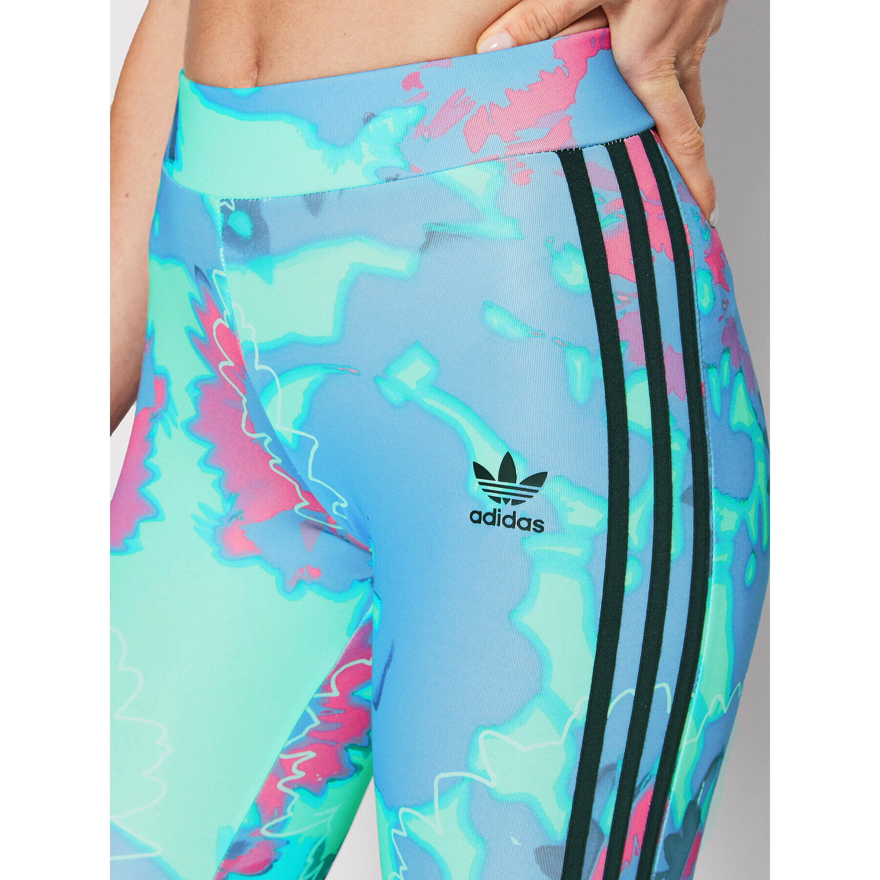 adidas Клин Sunflower Graphic HC4588 Син Slim Fit - Pepit.bg