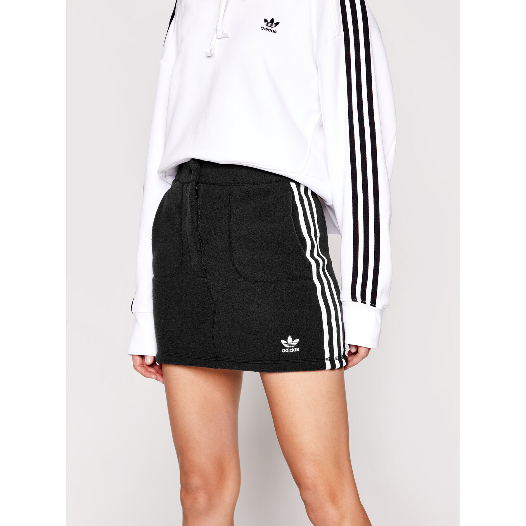 adidas Мини пола adicolor Classics GN2800 Черен Slim Fit - Pepit.bg