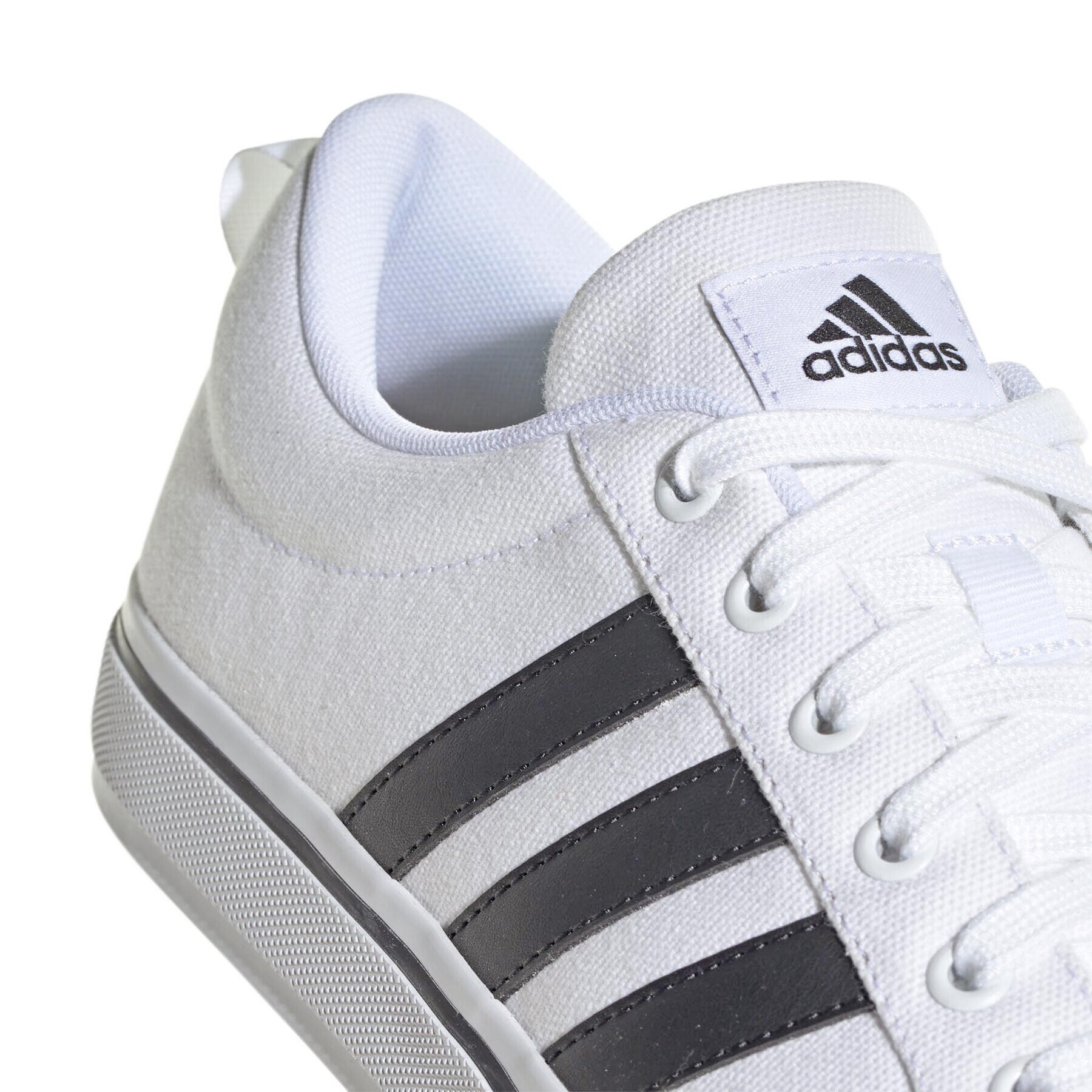 adidas Обувки Bravada 2.0 HP6022 Бял - Pepit.bg
