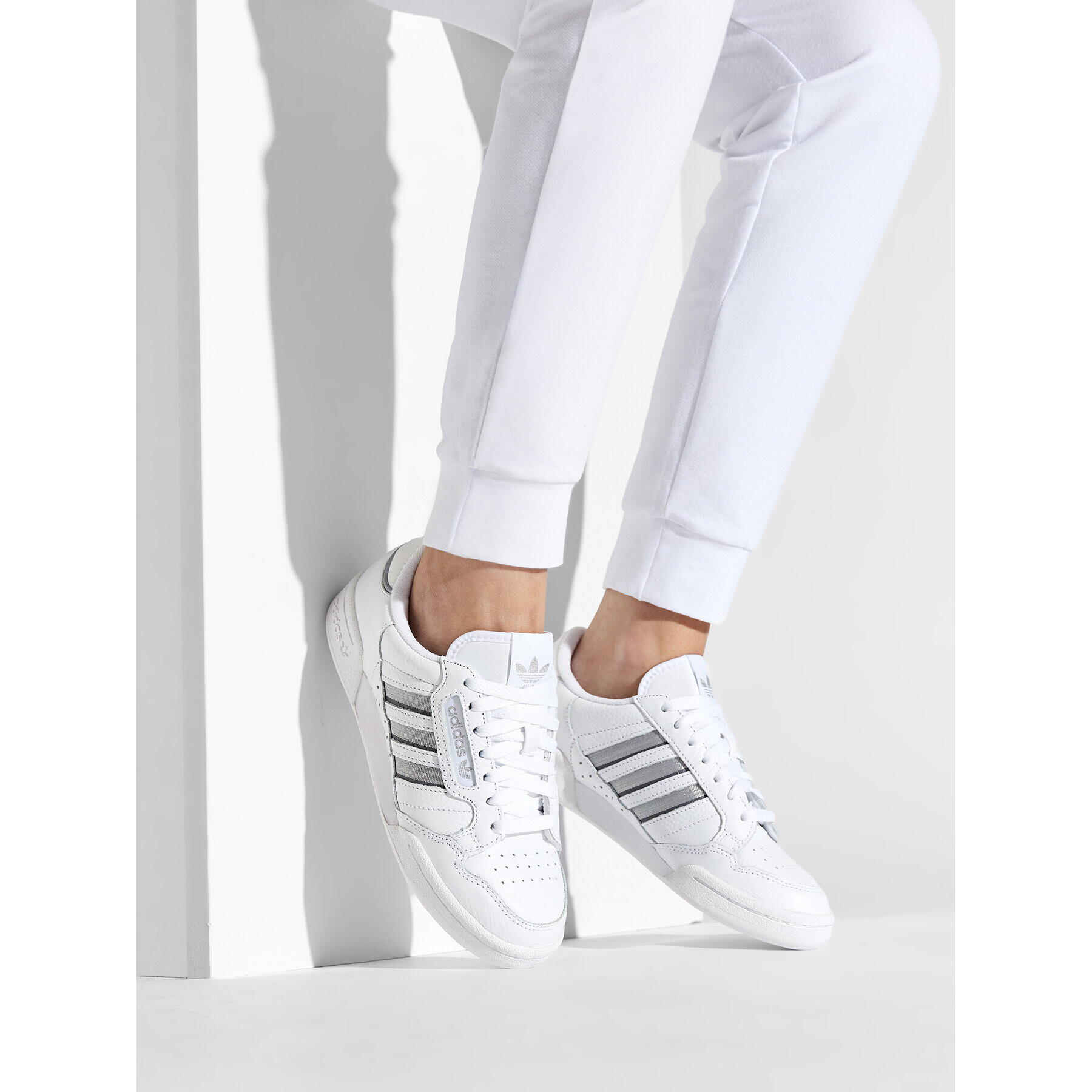 adidas Обувки Continental 80 Stripes W S42626 Бял - Pepit.bg