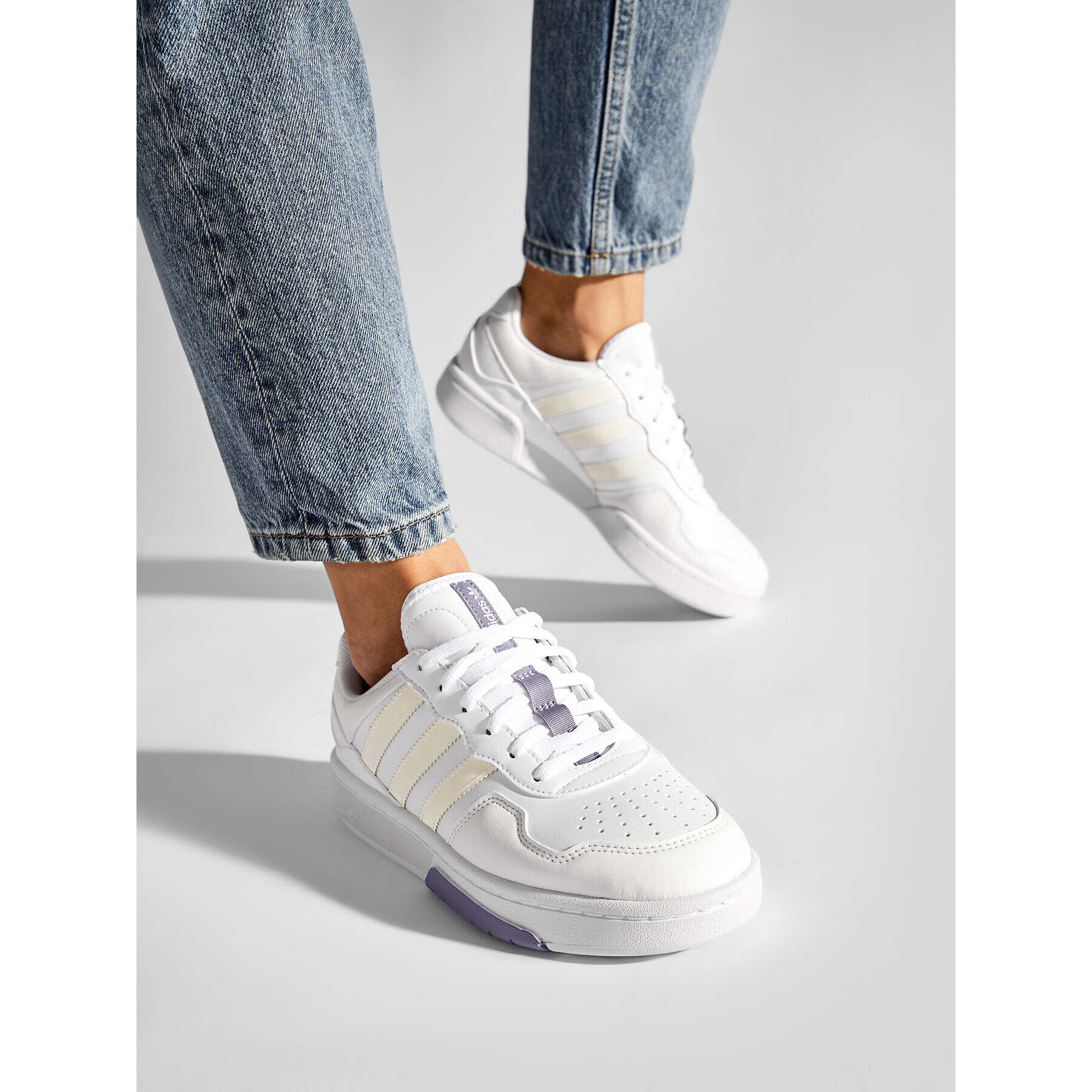 adidas Обувки Courtic J GY3642 Бял - Pepit.bg
