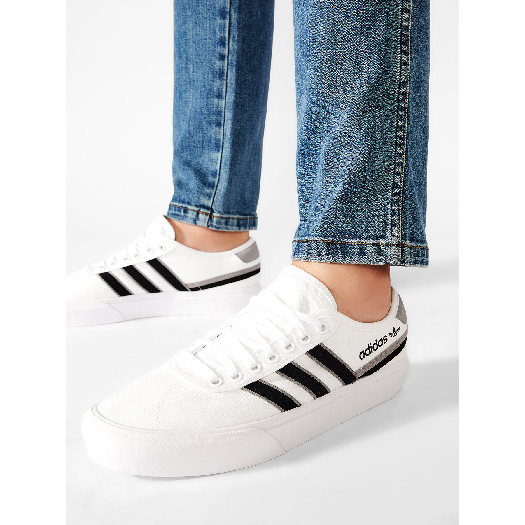adidas Обувки Delpala FY7467 Бял - Pepit.bg