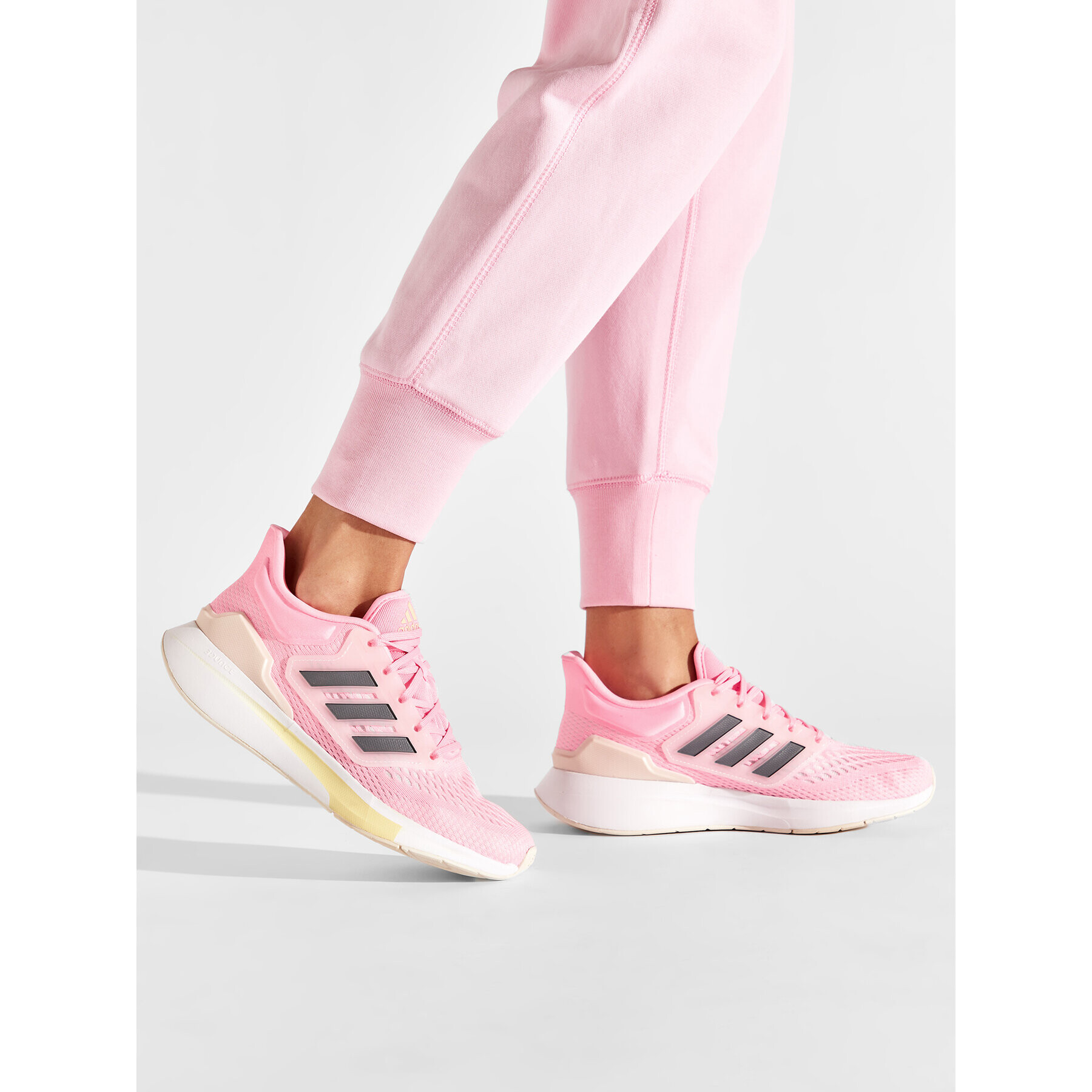 adidas Обувки Eq21 Run GW6721 Розов - Pepit.bg