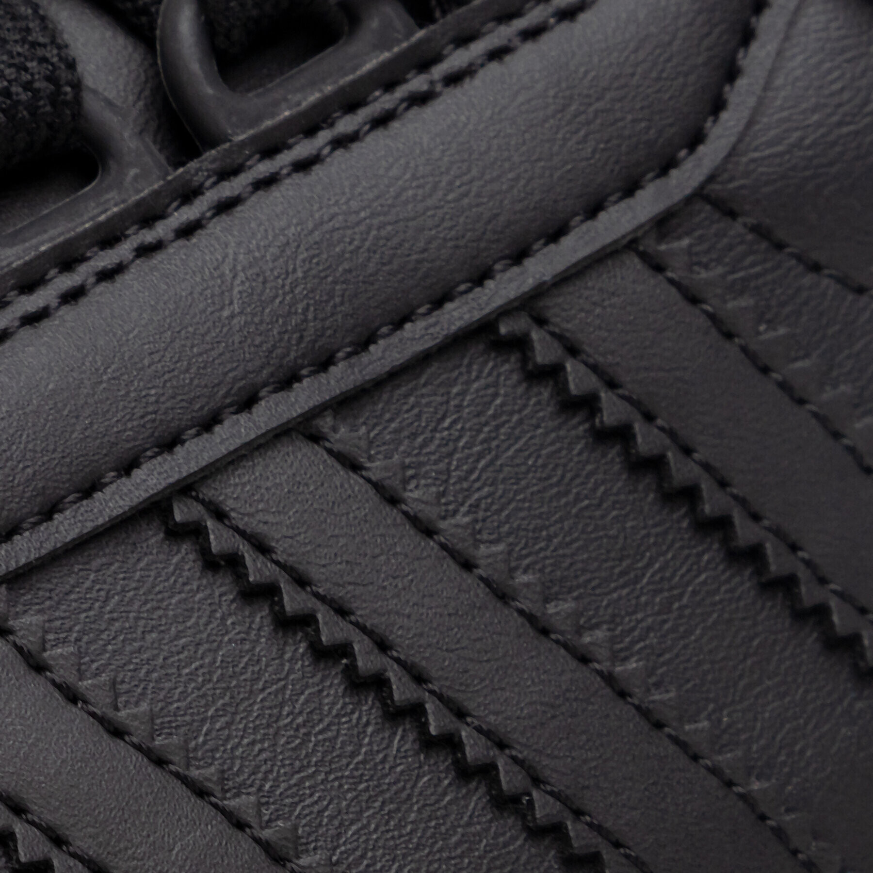 adidas Обувки Forest Grove J EG8959 Черен - Pepit.bg