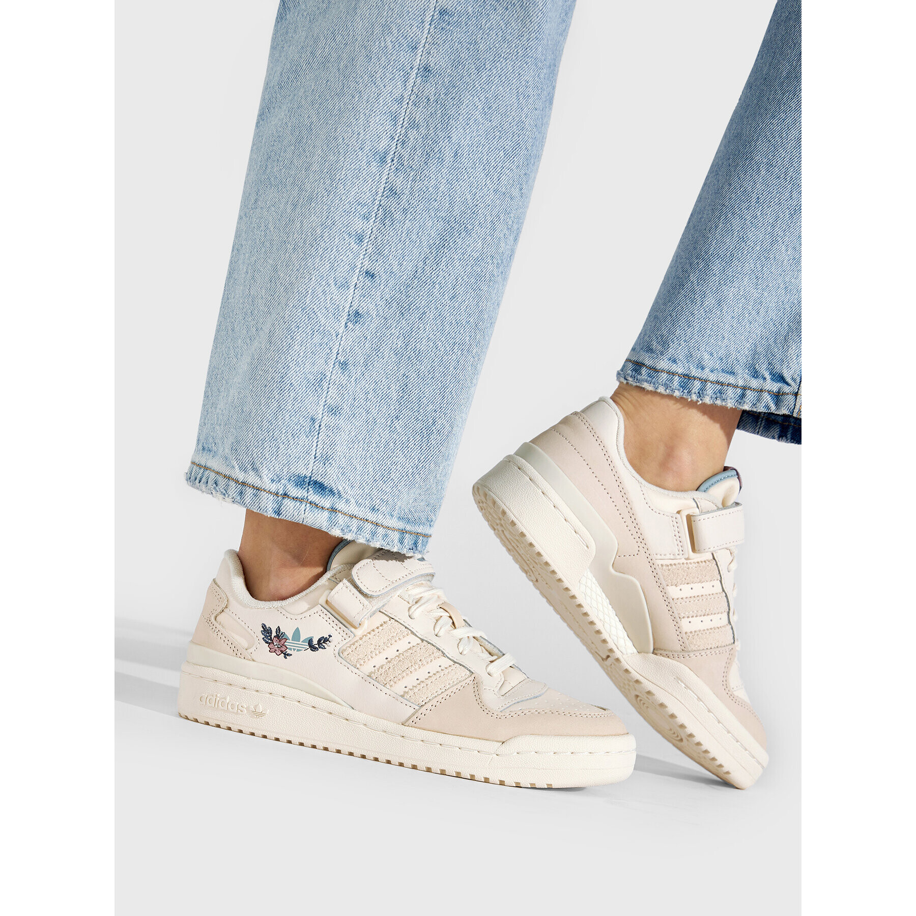 adidas Обувки Forum Low W H03475 Бежов - Pepit.bg
