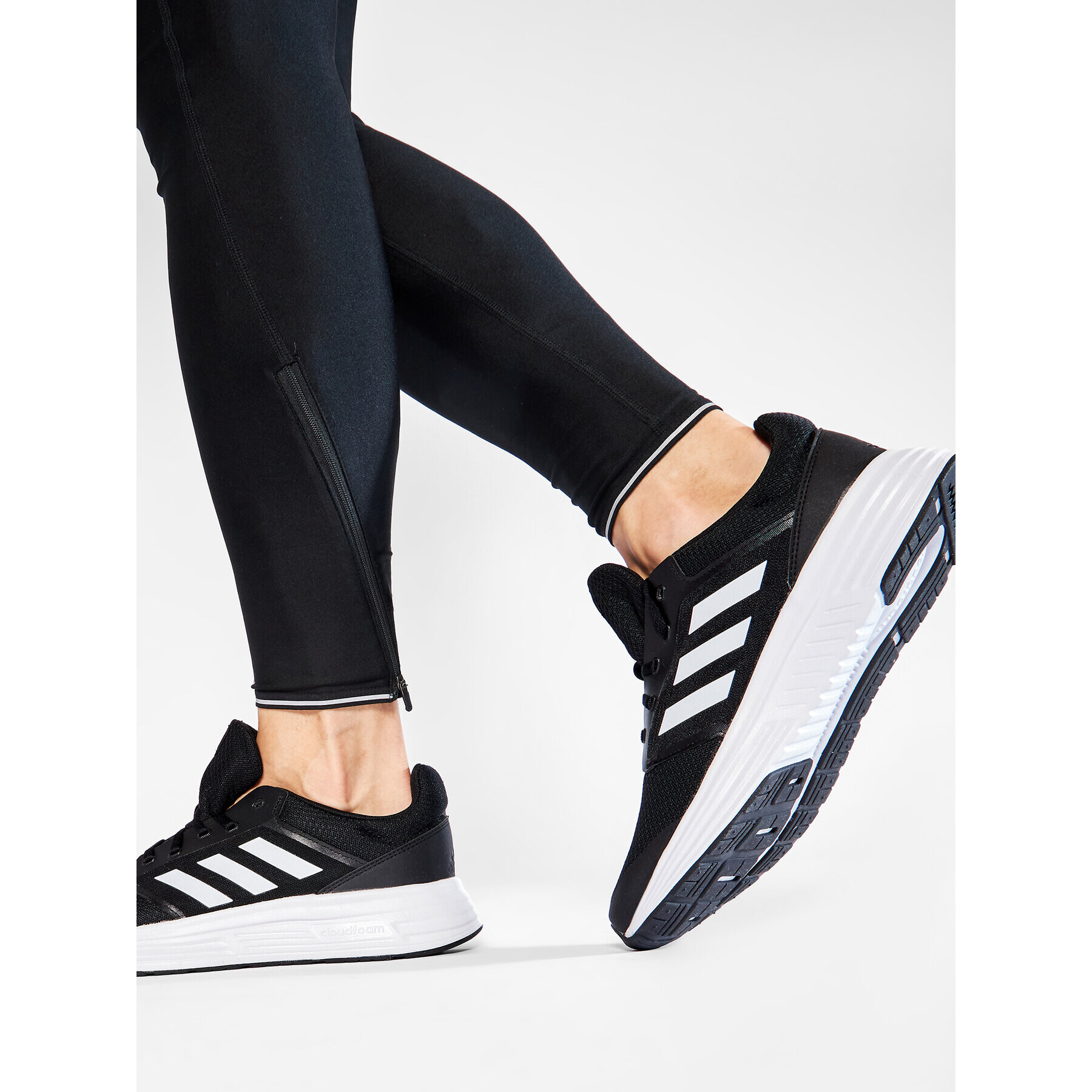 adidas Обувки Galaxy 5 FW5717 Черен - Pepit.bg