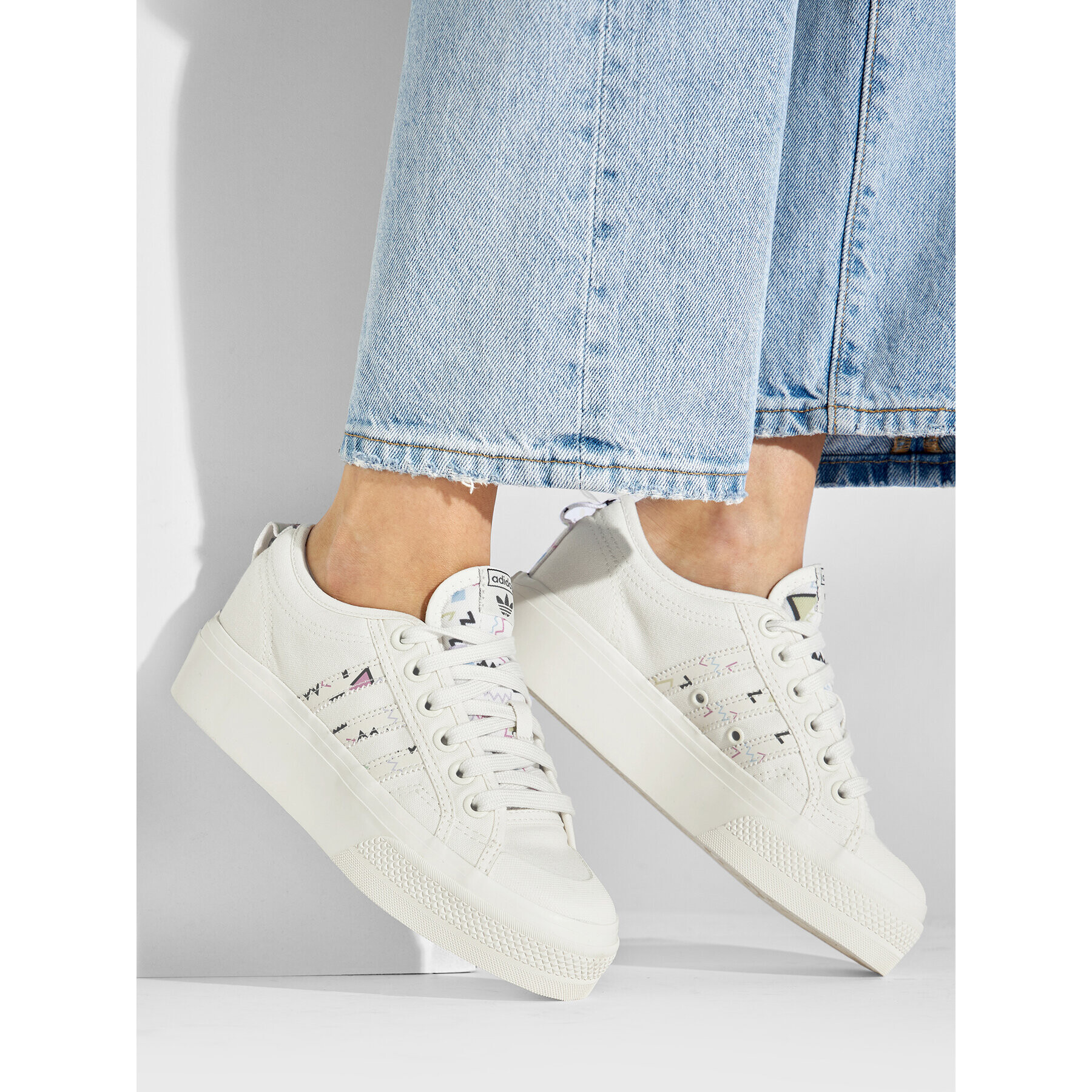 adidas Обувки Nizza Platform W HQ8813 Бял - Pepit.bg
