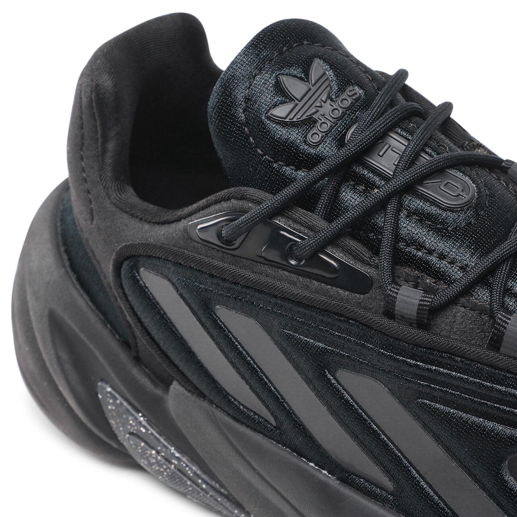 adidas Обувки Ozelia W H04268 Черен - Pepit.bg