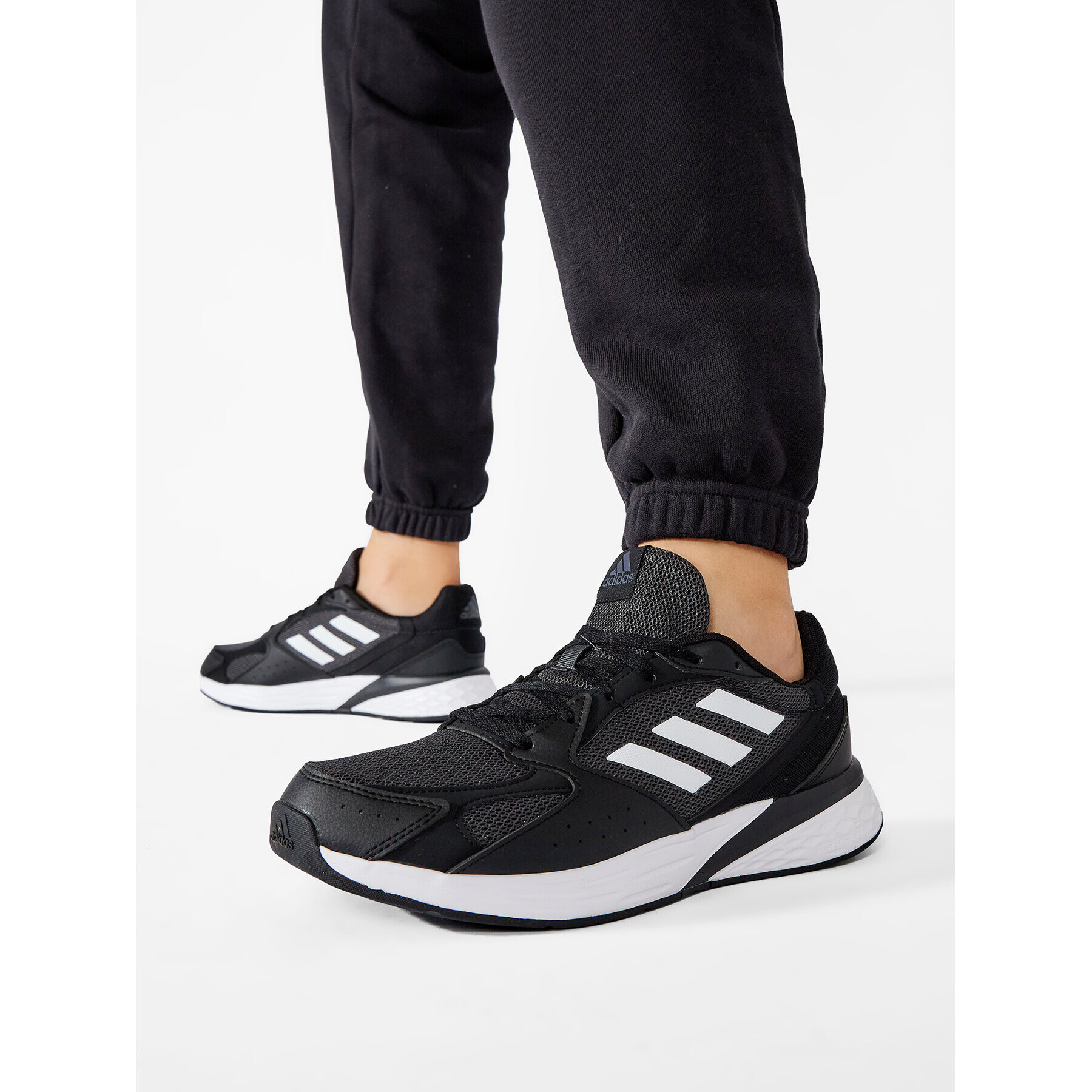 adidas Обувки Response Run FY9580 Черен - Pepit.bg