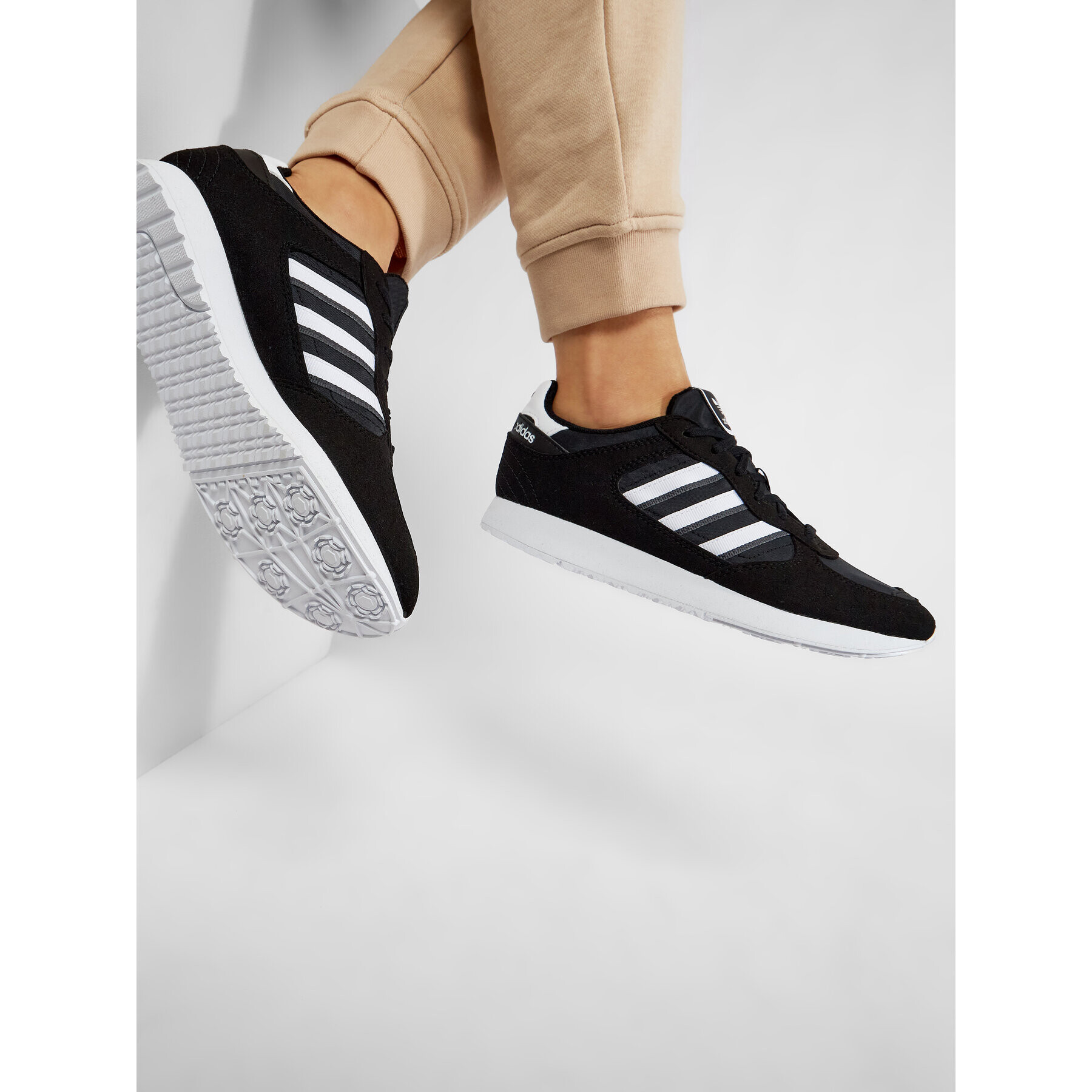 adidas Обувки Special 21 W FY4884 Черен - Pepit.bg