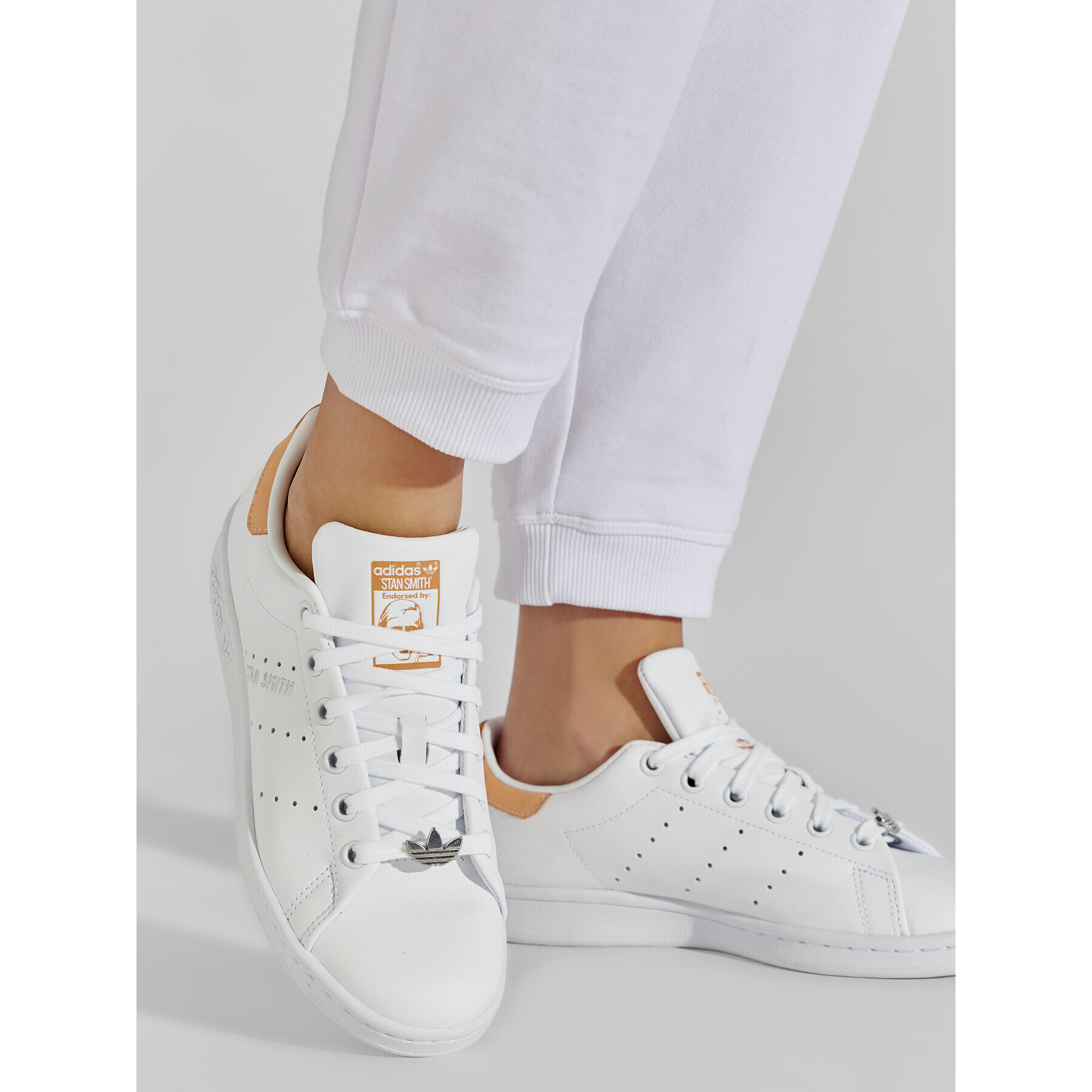 adidas Обувки Stan Smith W GW4241 Бял - Pepit.bg