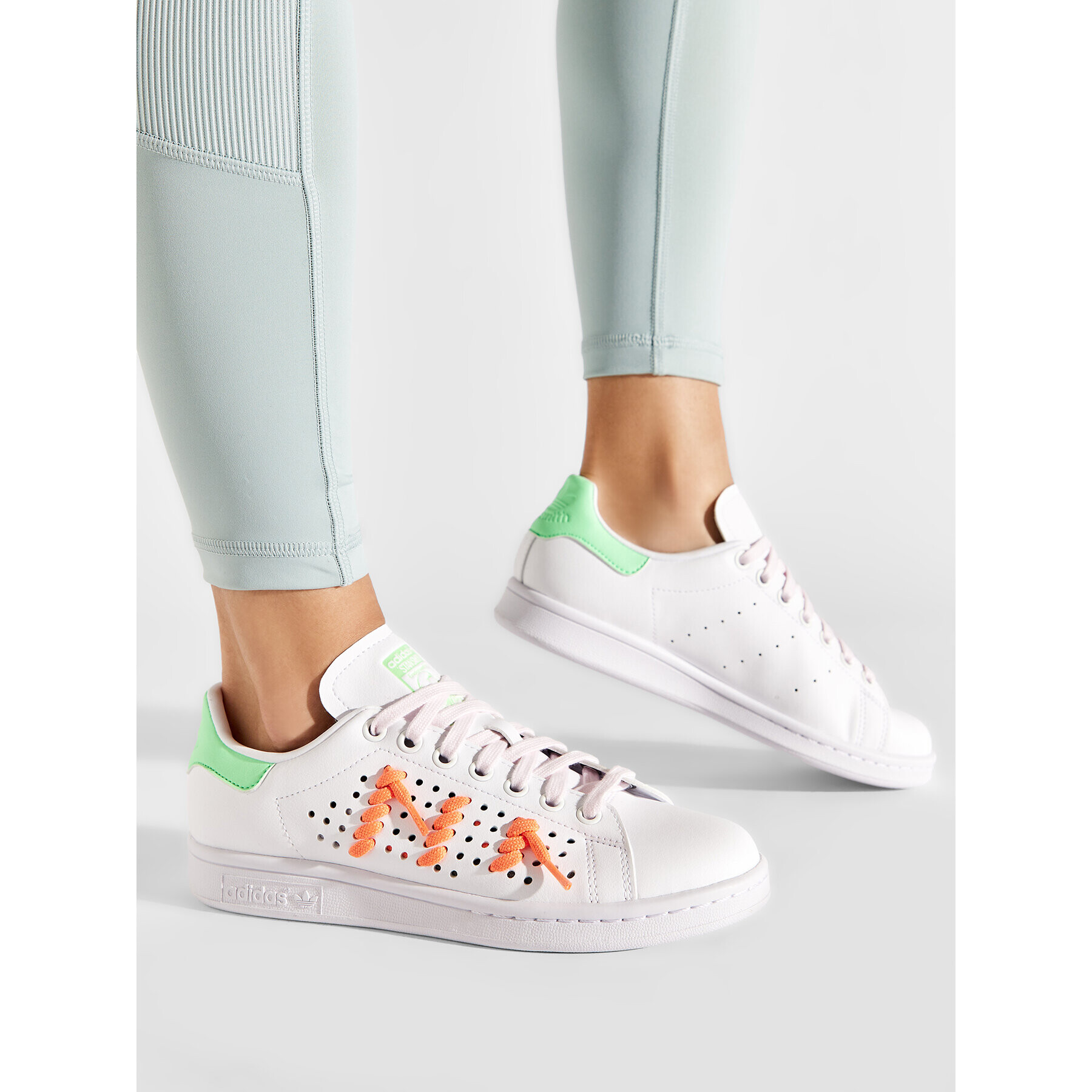 adidas Обувки Stan Smith W GX2047 Бял - Pepit.bg