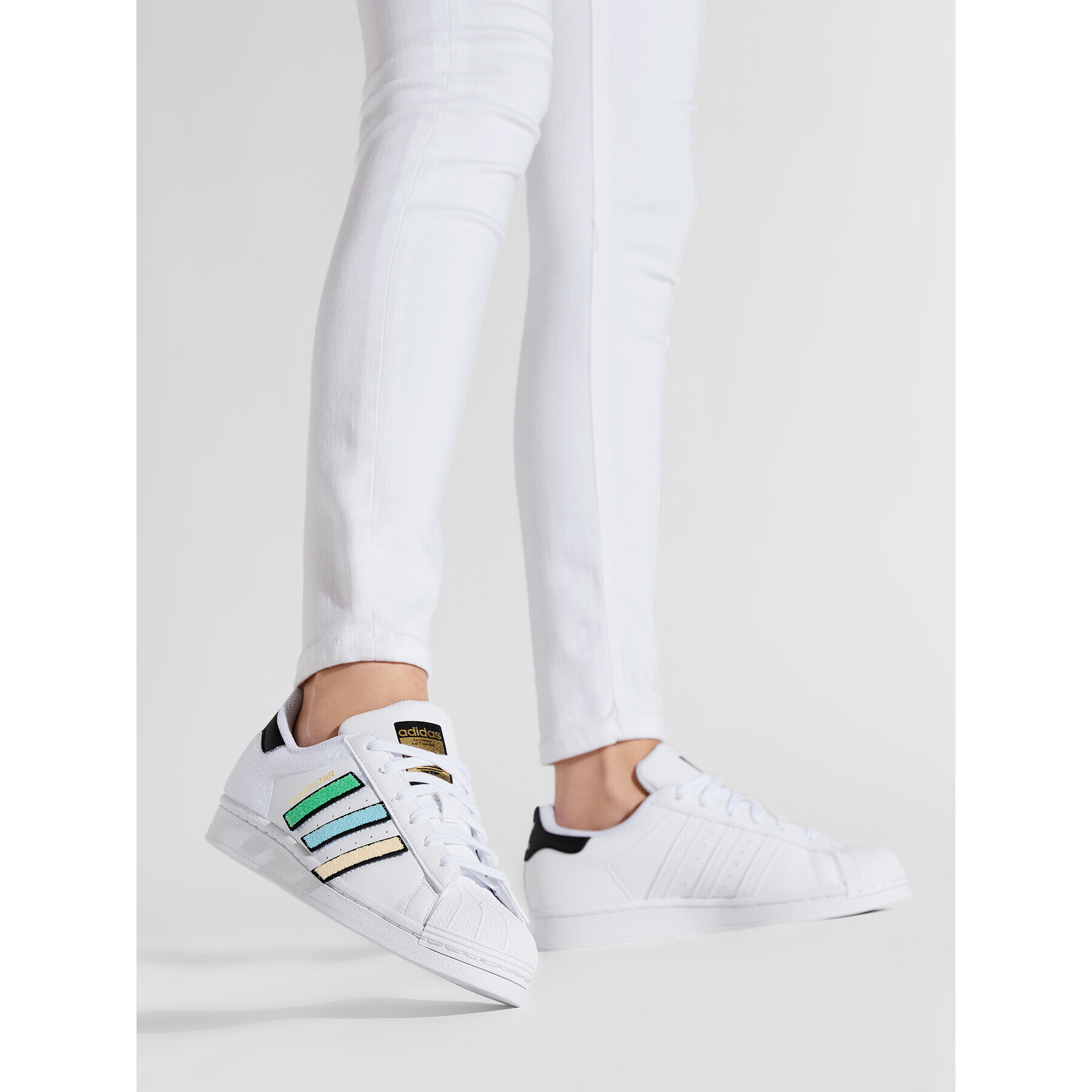 adidas Обувки Superstar J Q47342 Бял - Pepit.bg
