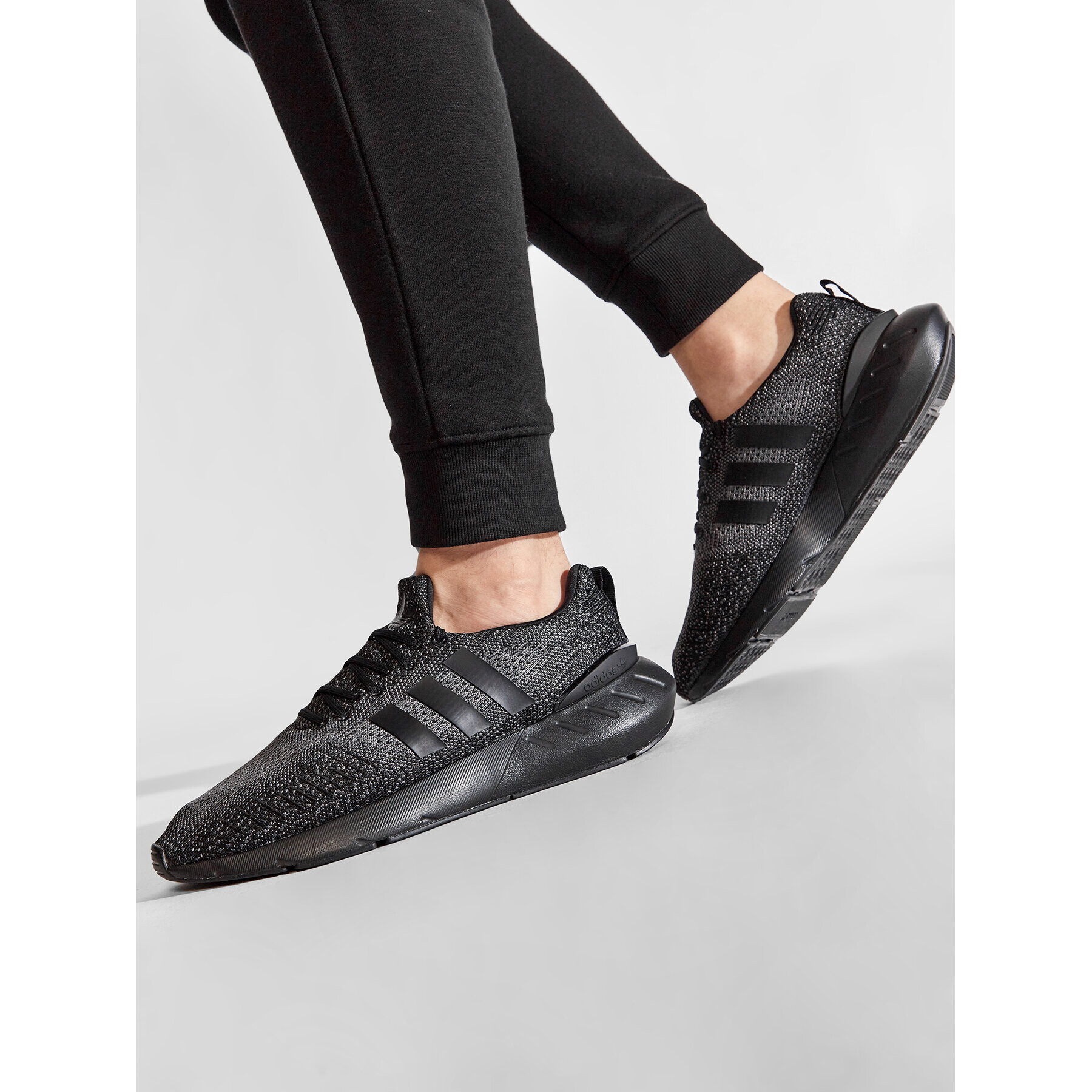 adidas Обувки Swift Run 22 GZ3500 Сив - Pepit.bg