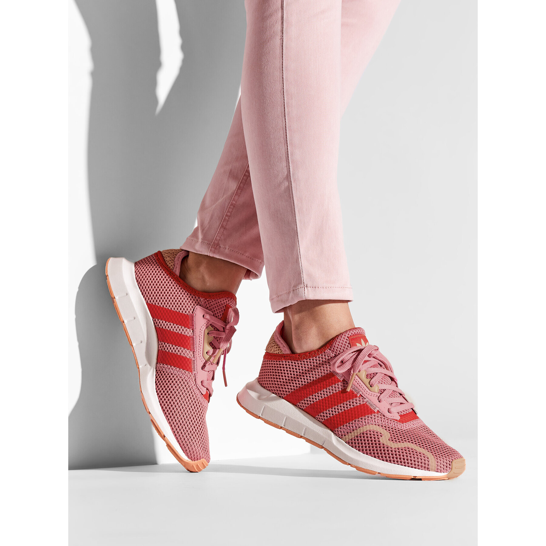 adidas Обувки Swift Run X J Q47123 Розов - Pepit.bg