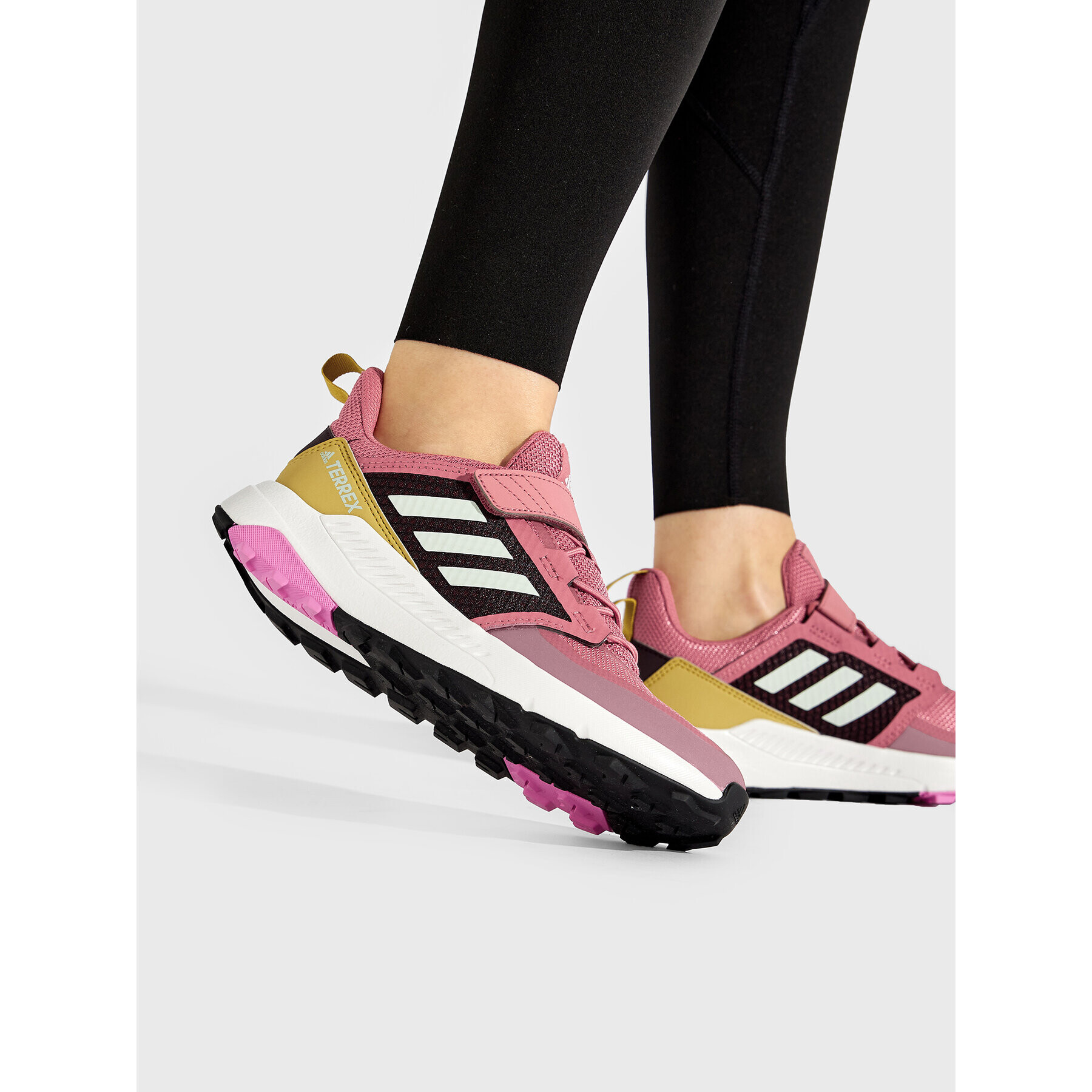 adidas Обувки Terrex Trailmaker Cf K GZ1164 Розов - Pepit.bg
