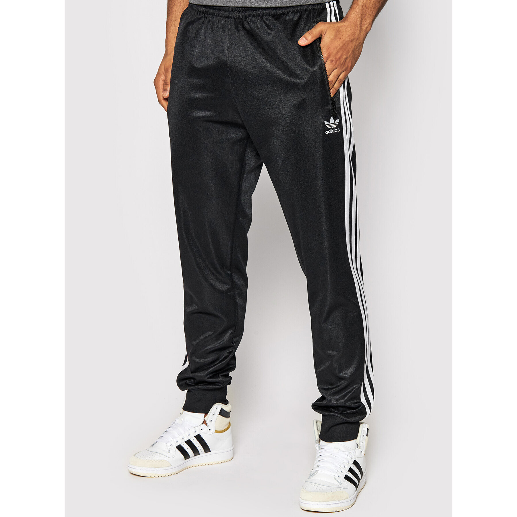 adidas Долнище анцуг adicolor Classics HC1934 Черен Slim Fit - Pepit.bg