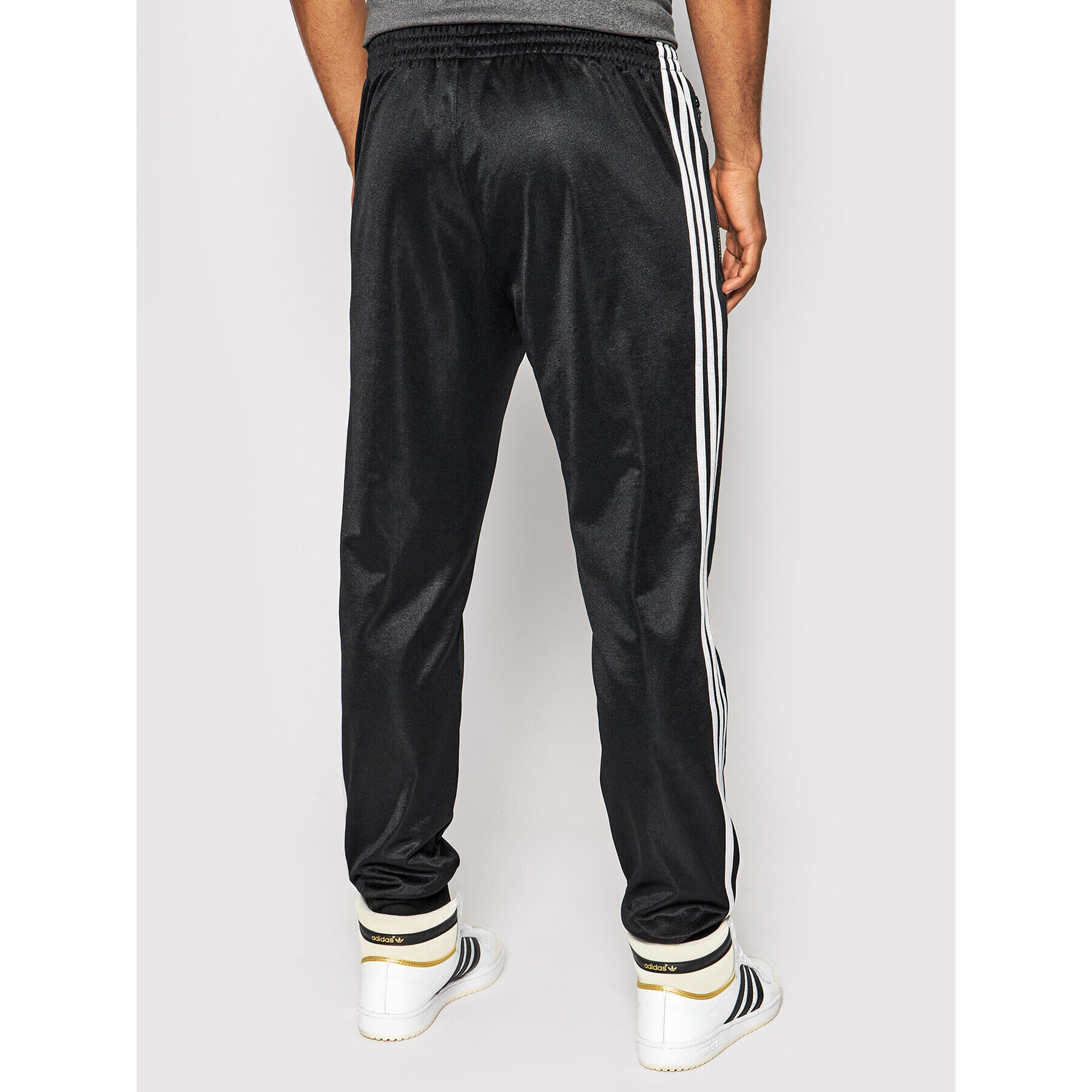 adidas Долнище анцуг adicolor Classics HC1934 Черен Slim Fit - Pepit.bg