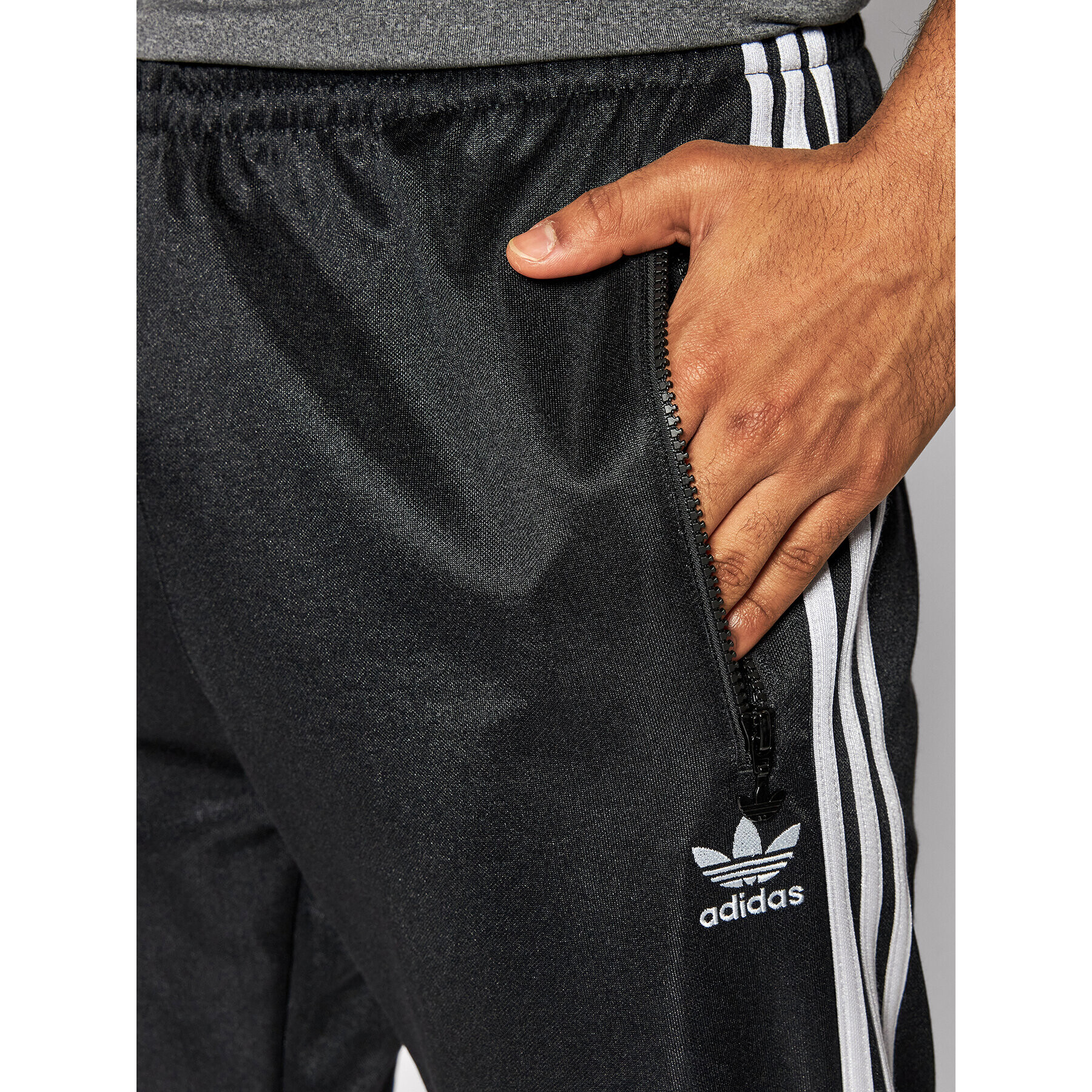 adidas Долнище анцуг adicolor Classics HC1934 Черен Slim Fit - Pepit.bg