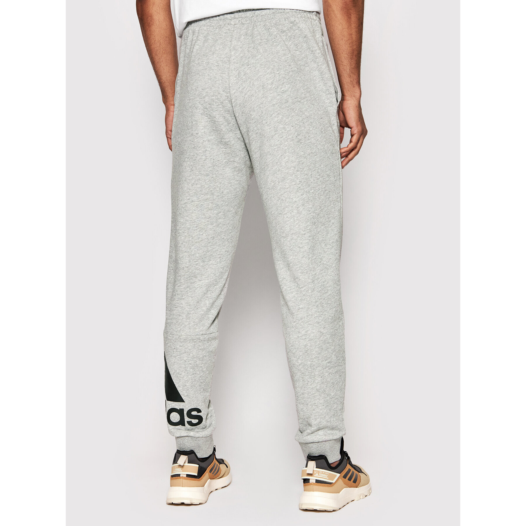 adidas Долнище анцуг Essentials GK8978 Сив Regular Fit - Pepit.bg