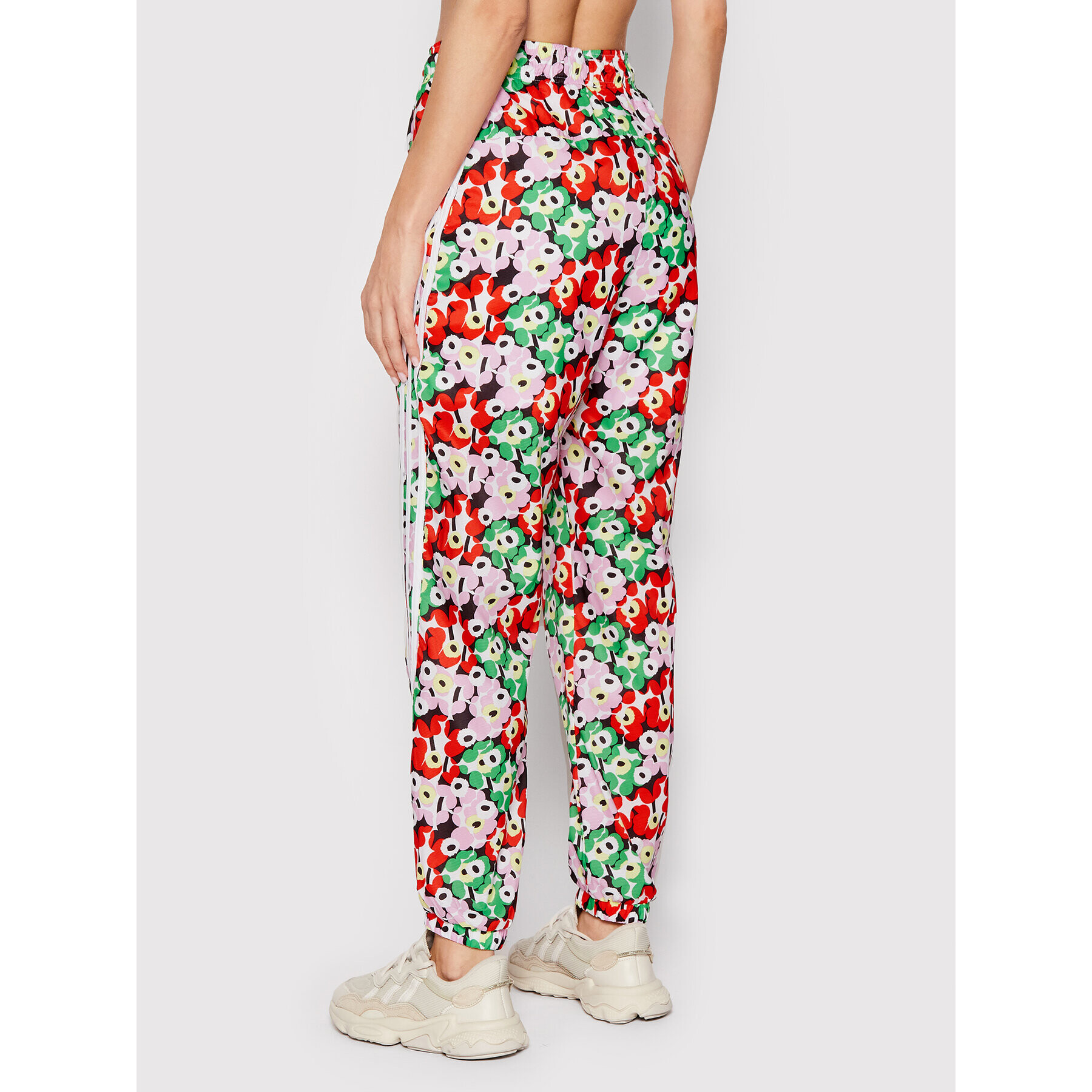 adidas Долнище анцуг MARIMEKKO HC4190 Цветен Loose Fit - Pepit.bg