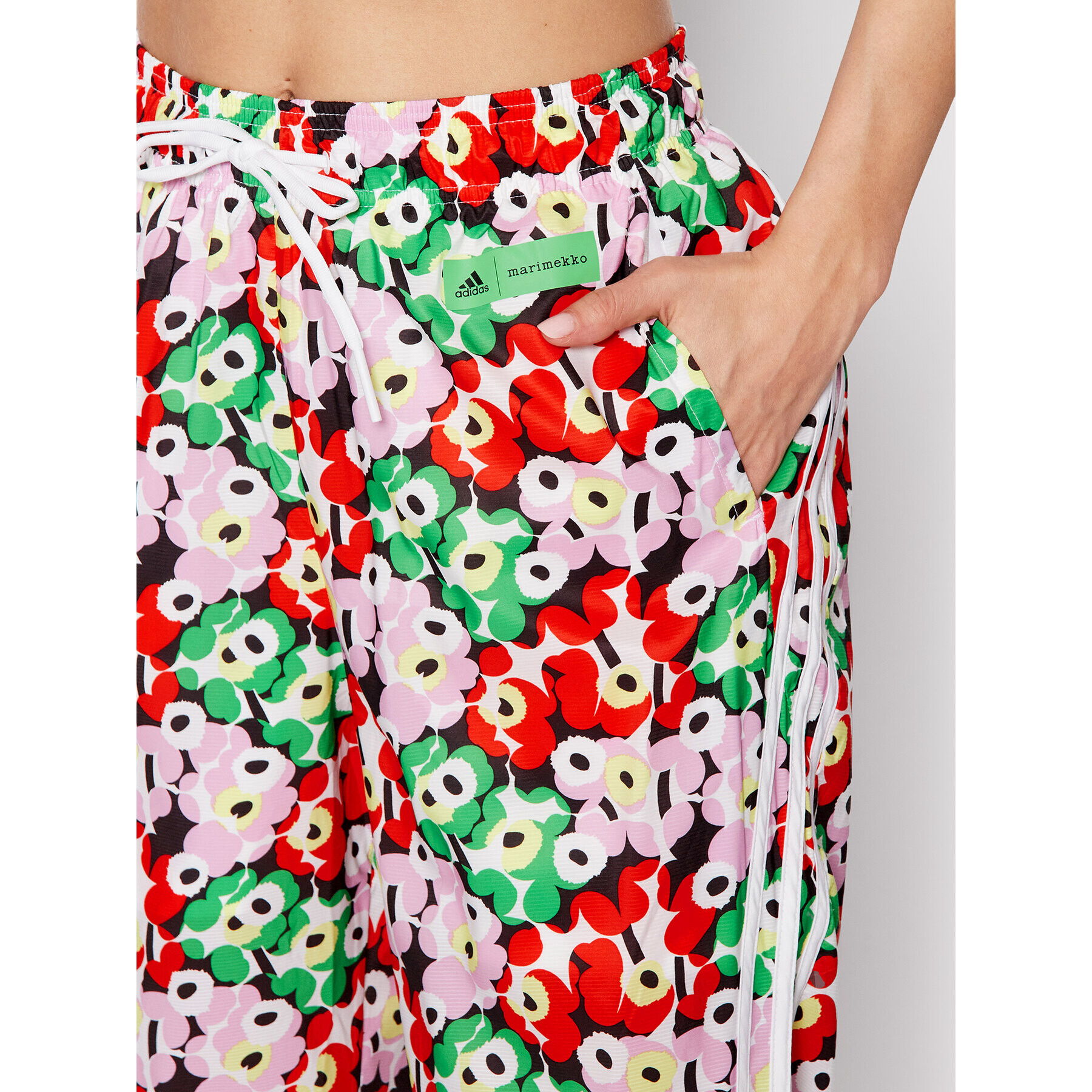 adidas Долнище анцуг MARIMEKKO HC4190 Цветен Loose Fit - Pepit.bg