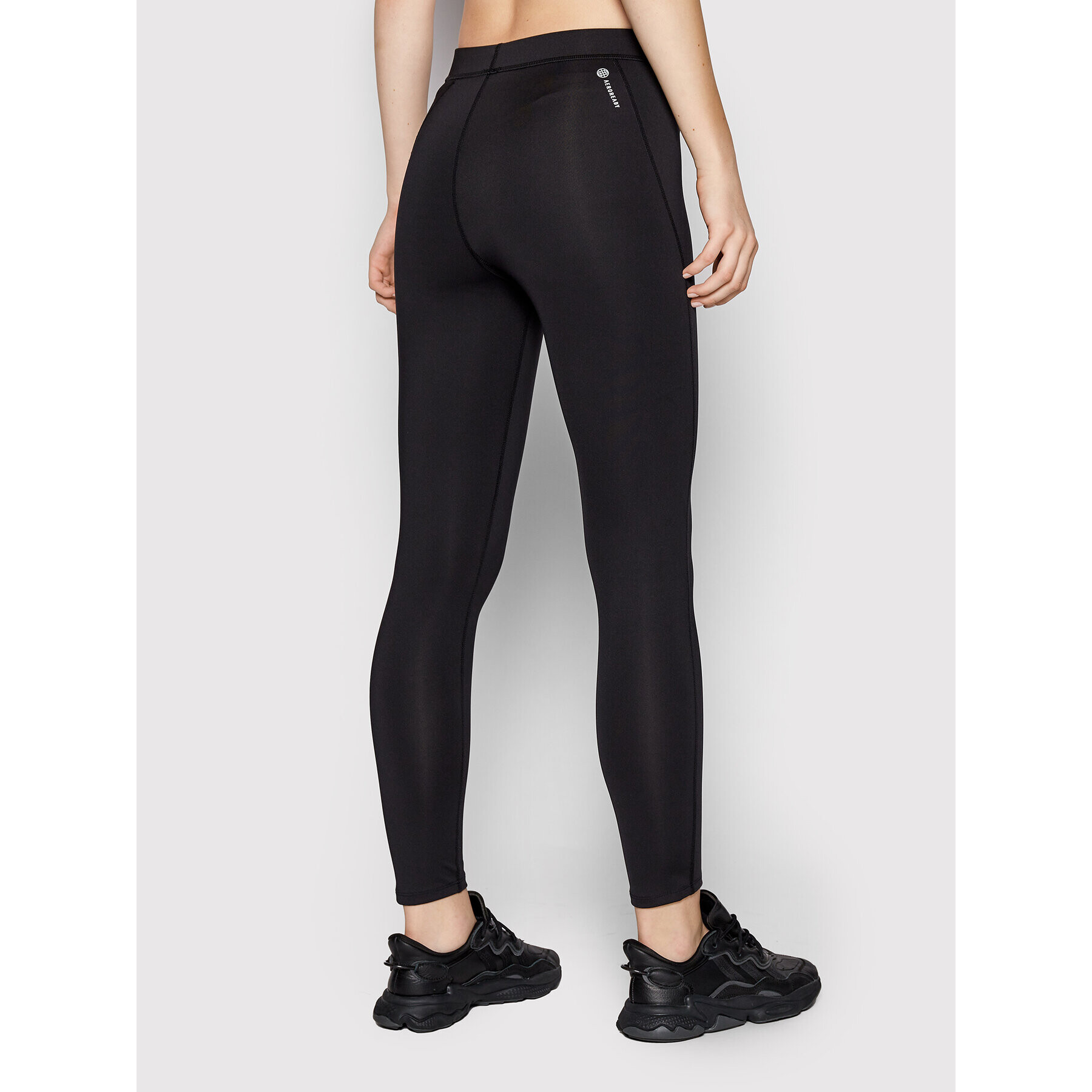 adidas Клин Run Icons HA9937 Черен Slim Fit - Pepit.bg