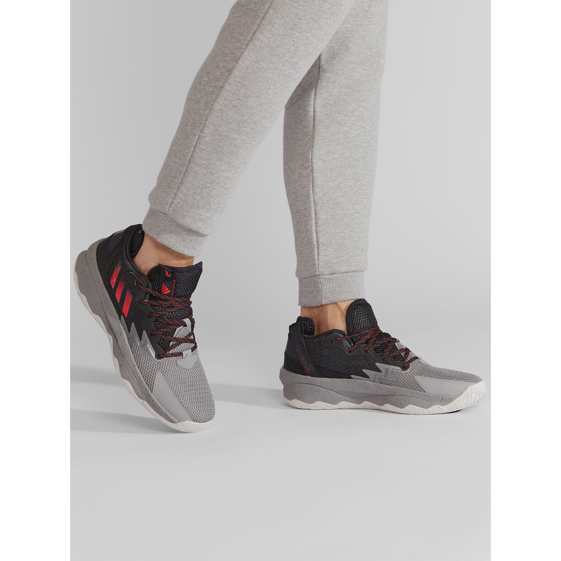 adidas Обувки Dame 8 HR1558 Сив - Pepit.bg