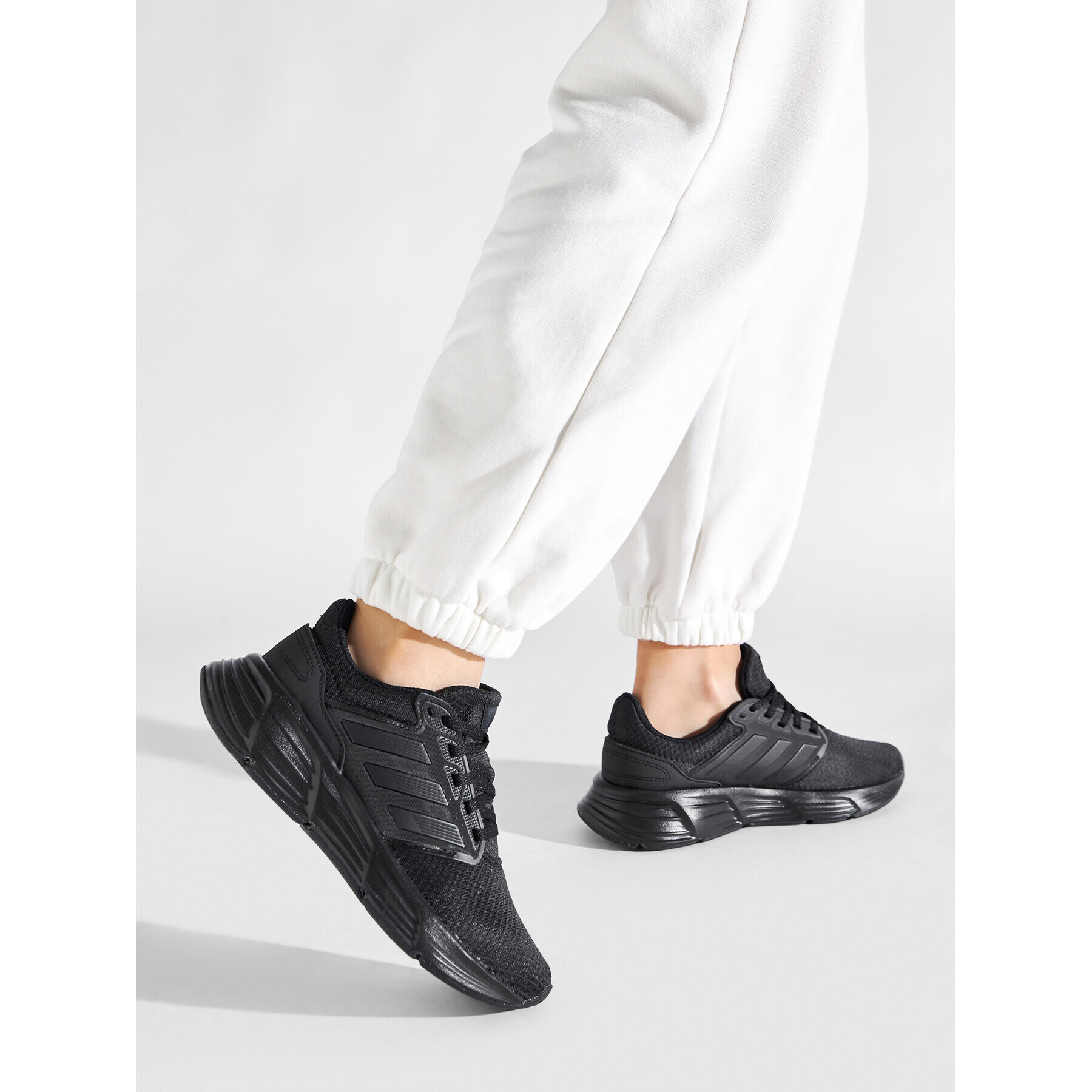 adidas Обувки Galaxy 6 GW4131 Черен - Pepit.bg