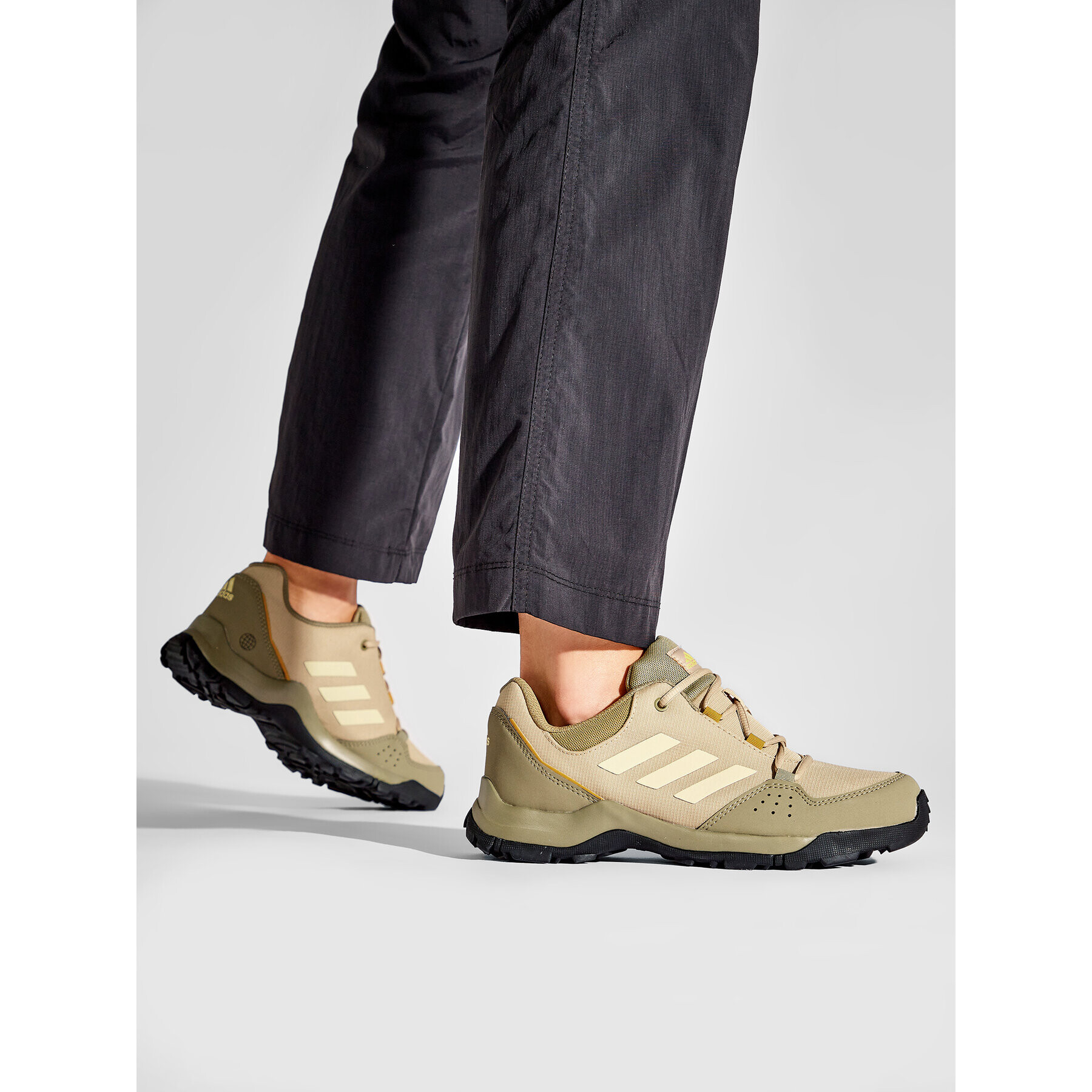 adidas Обувки Hyperhiker Low K GZ9218 Зелен - Pepit.bg
