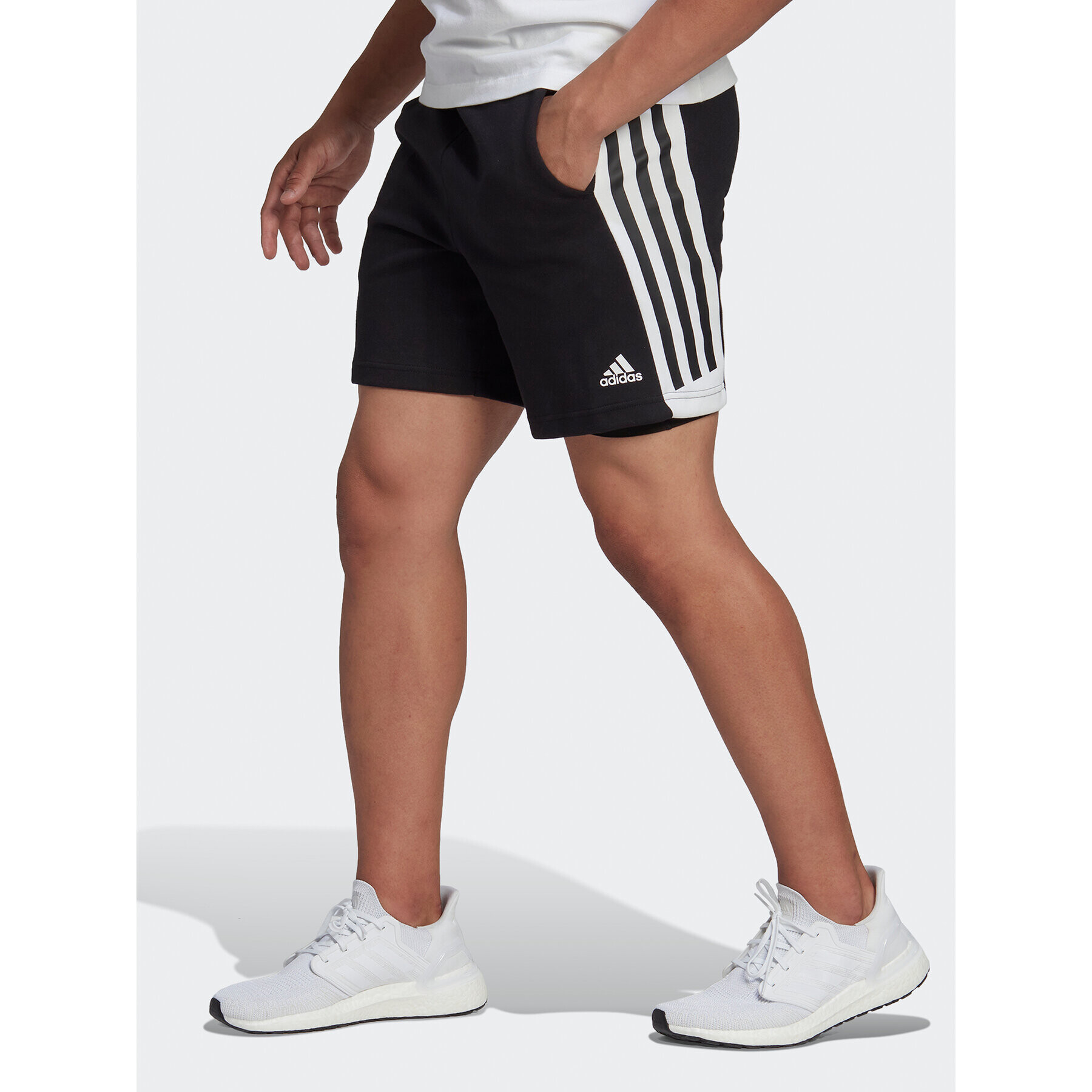 adidas Спортни шорти Future Icons HK4554 Черен Regular Fit - Pepit.bg