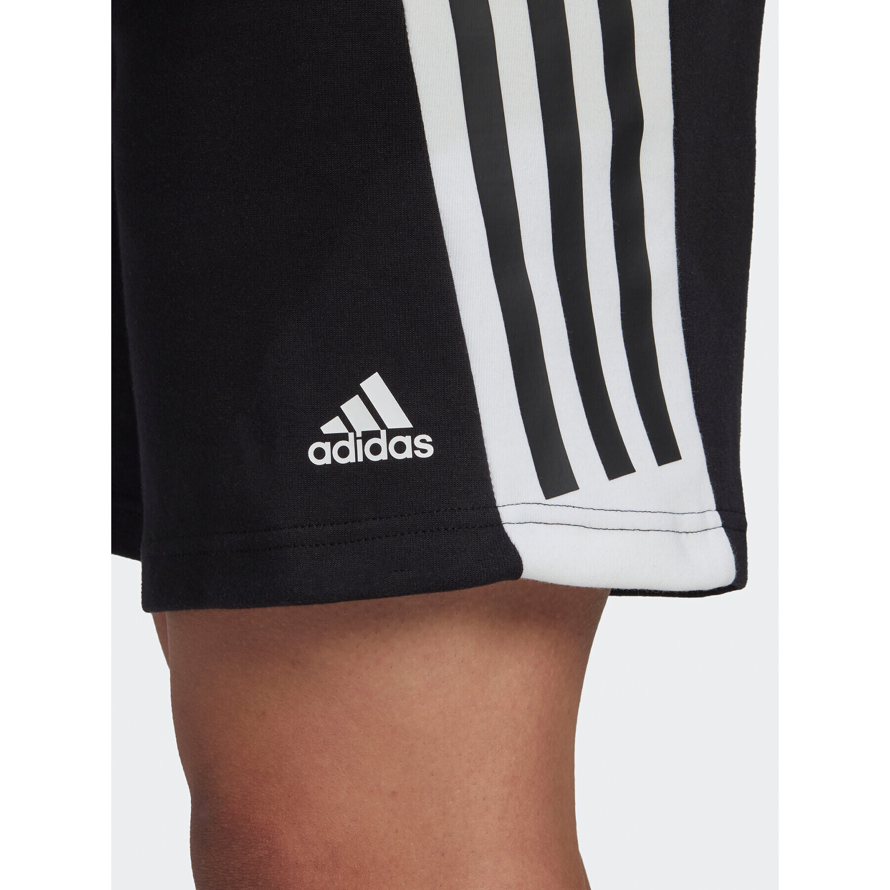 adidas Спортни шорти Future Icons HK4554 Черен Regular Fit - Pepit.bg