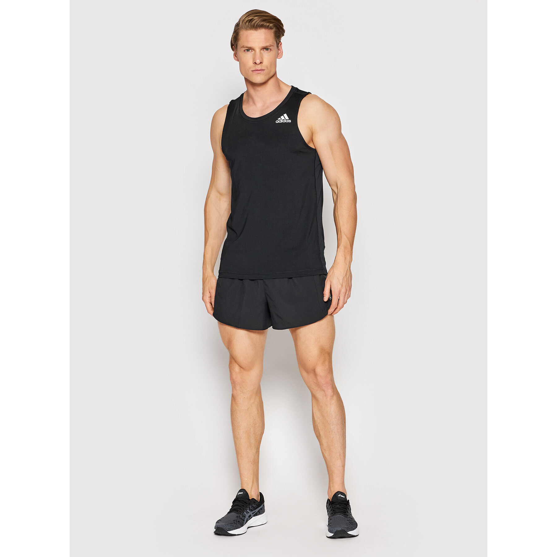 adidas Спортни шорти Own The Run Split H58594 Черен Regular Fit - Pepit.bg