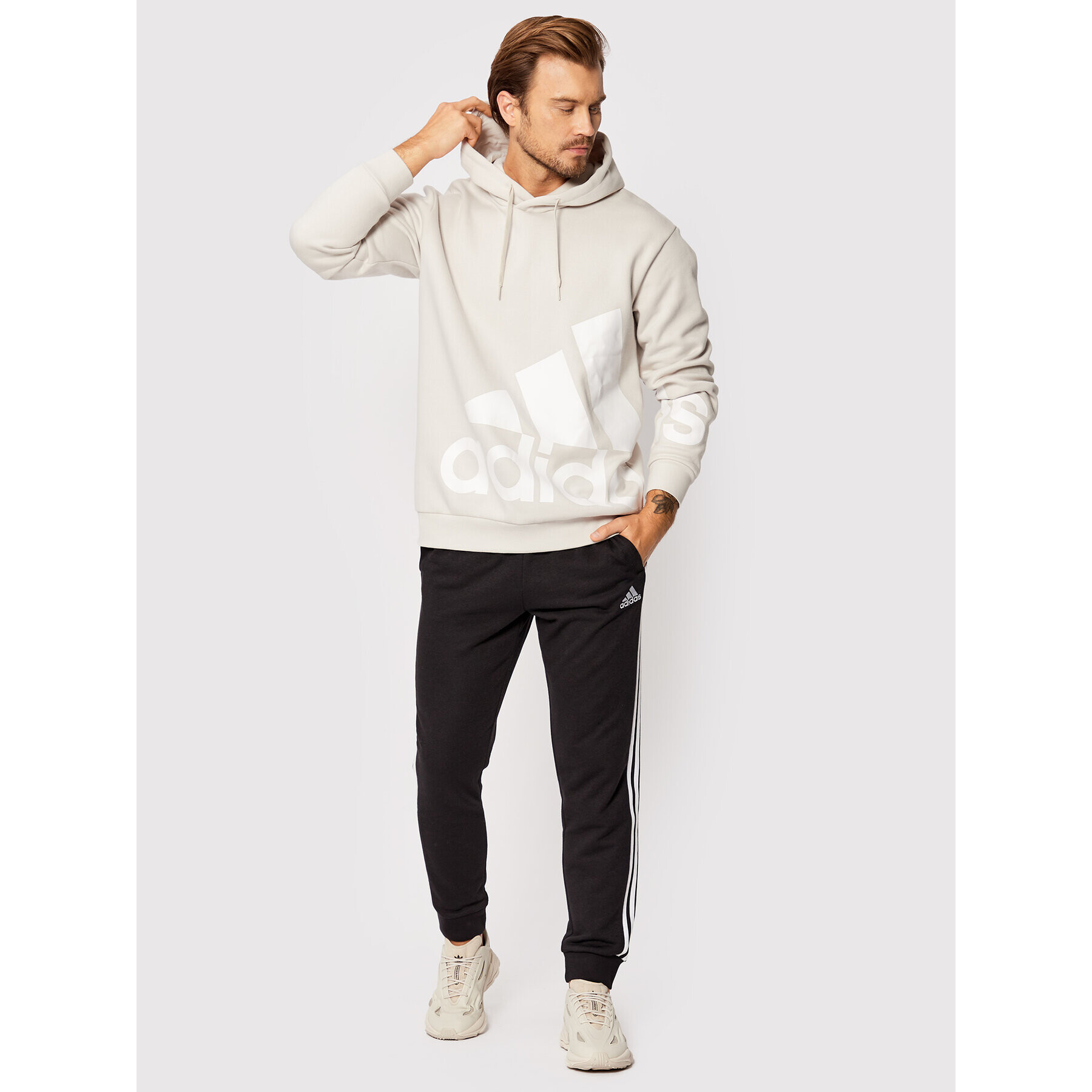 adidas Суитшърт Essentials Giant Logo Fleece HL6928 Бежов Loose Fit - Pepit.bg