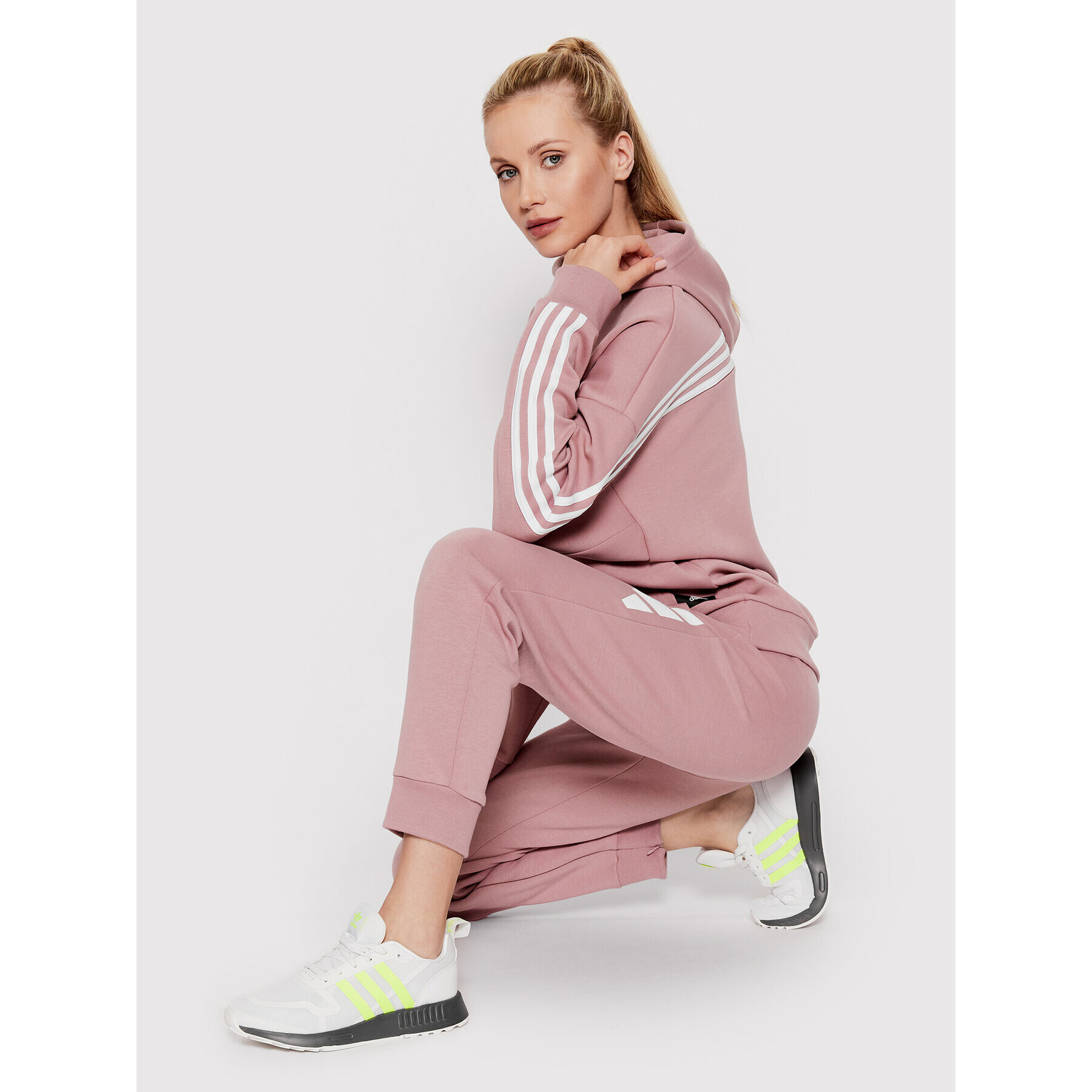 adidas Performance Суитшърт Future Icons HD9002 Розов Loose Fit - Pepit.bg