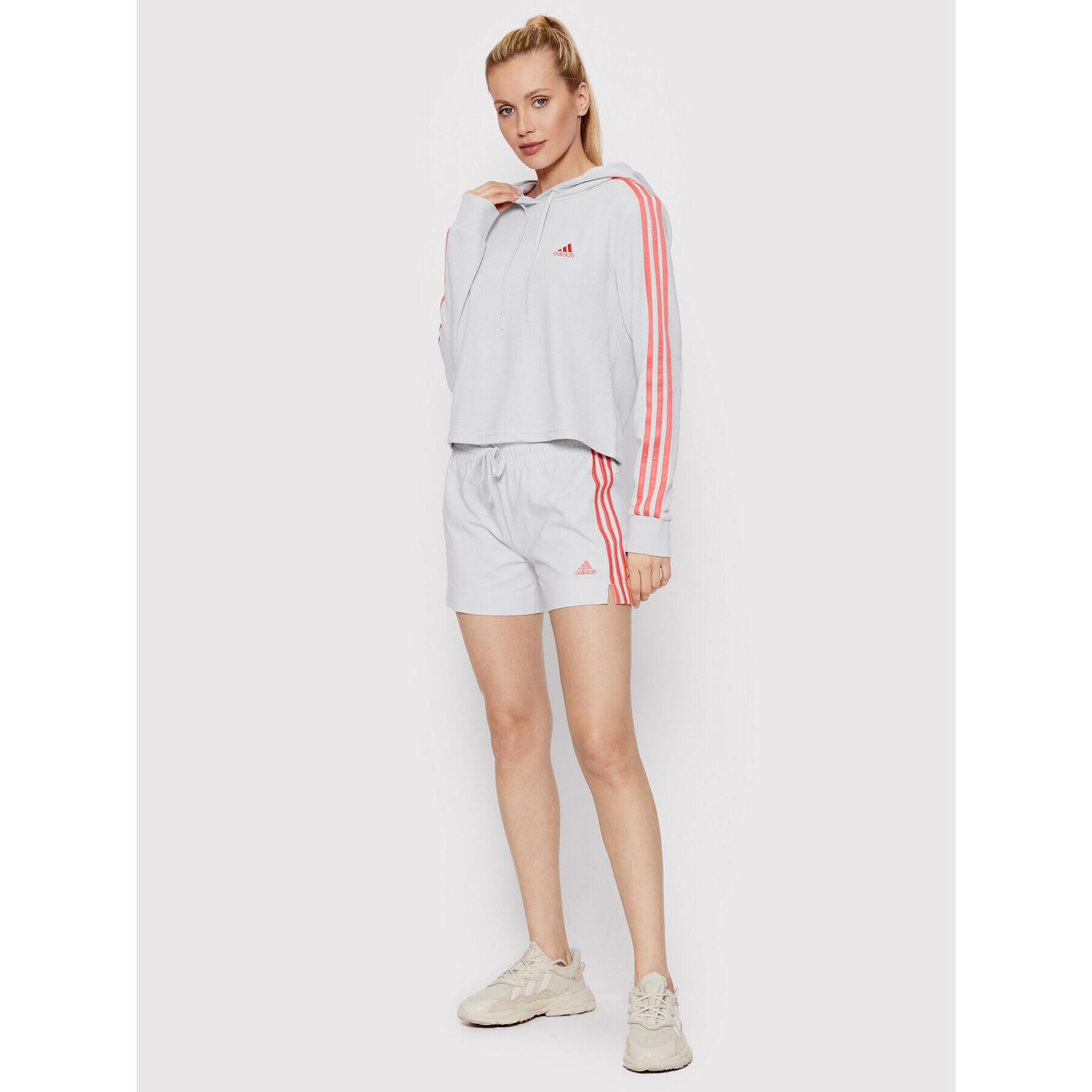 adidas Суитшърт HC9132 Сив Loose Fit - Pepit.bg